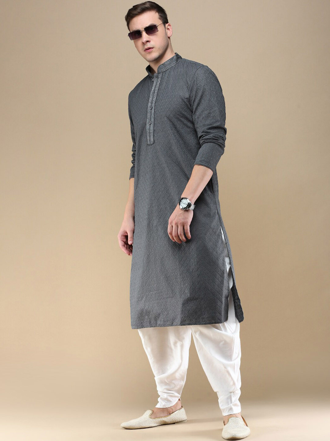 Anouk Striped Mandarin Collar Long Sleeves Cotton Thread Work Kurta