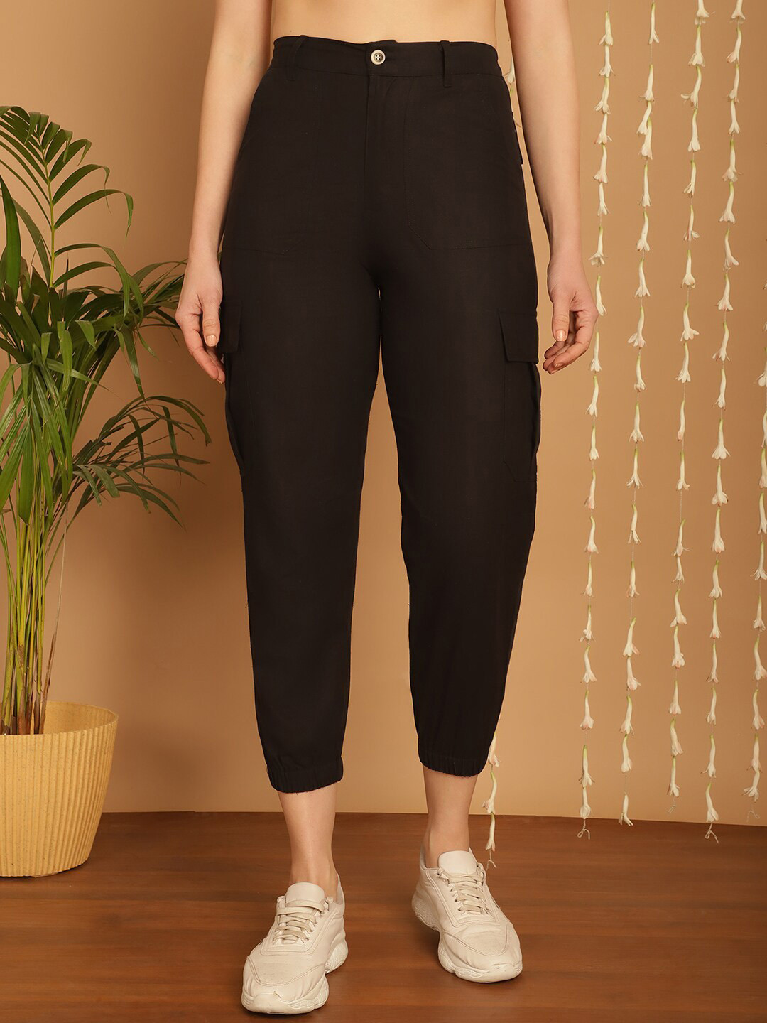 Aawari Women Mid-Rise Classic Cargo Pant
