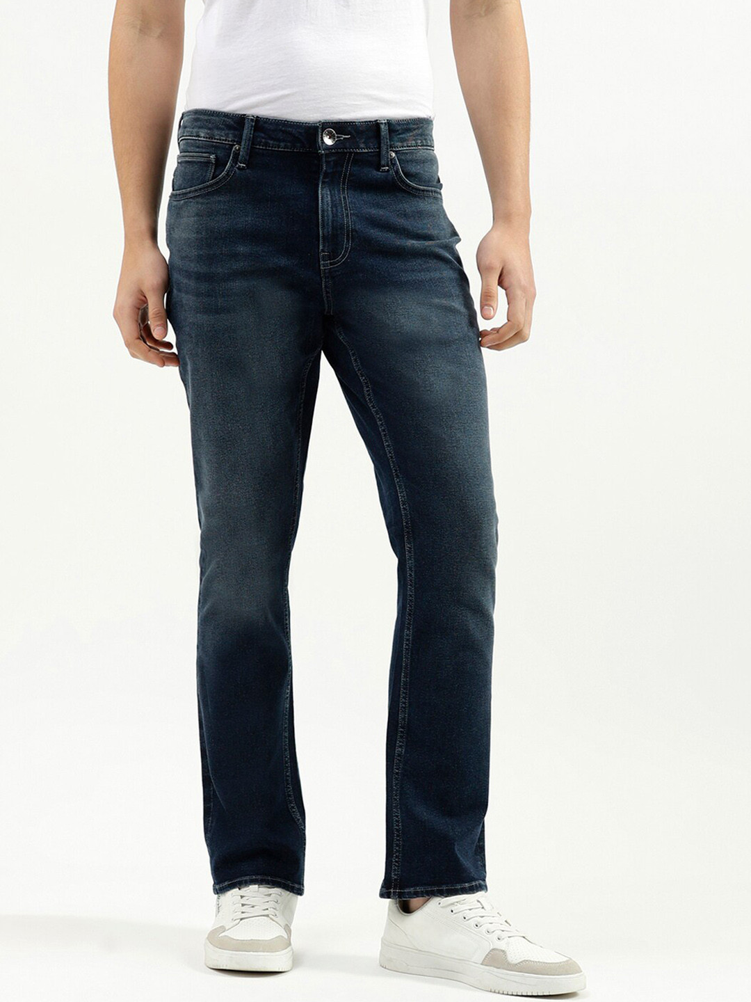 United Colors of Benetton Men Mid-Rise Bootcut Light Fade Jeans