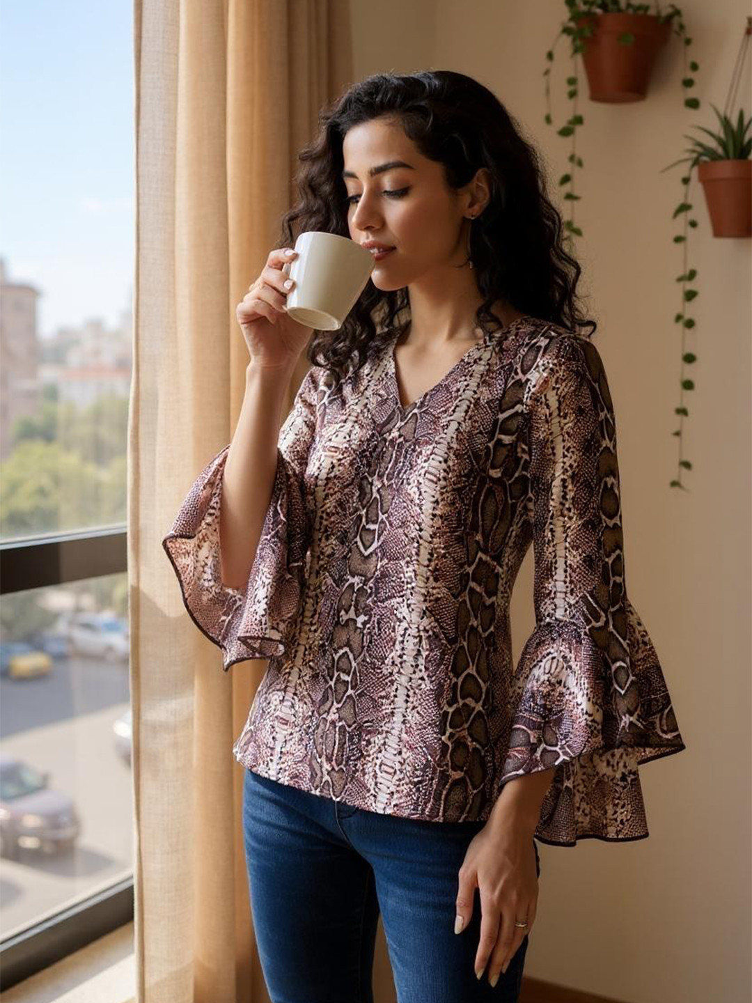 Hive91 Animal Printed V-Neck Flared Sleeves Crepe Casual Top