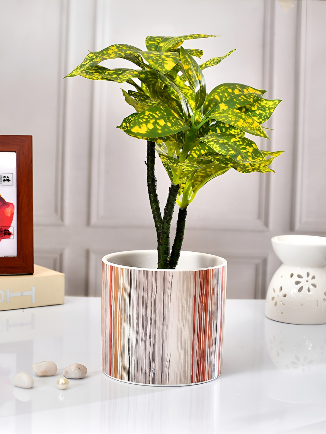 TAYHAA Cream-Coloured & Grey Thin-Striped Ceramic Round-Shaped Indoor Planter