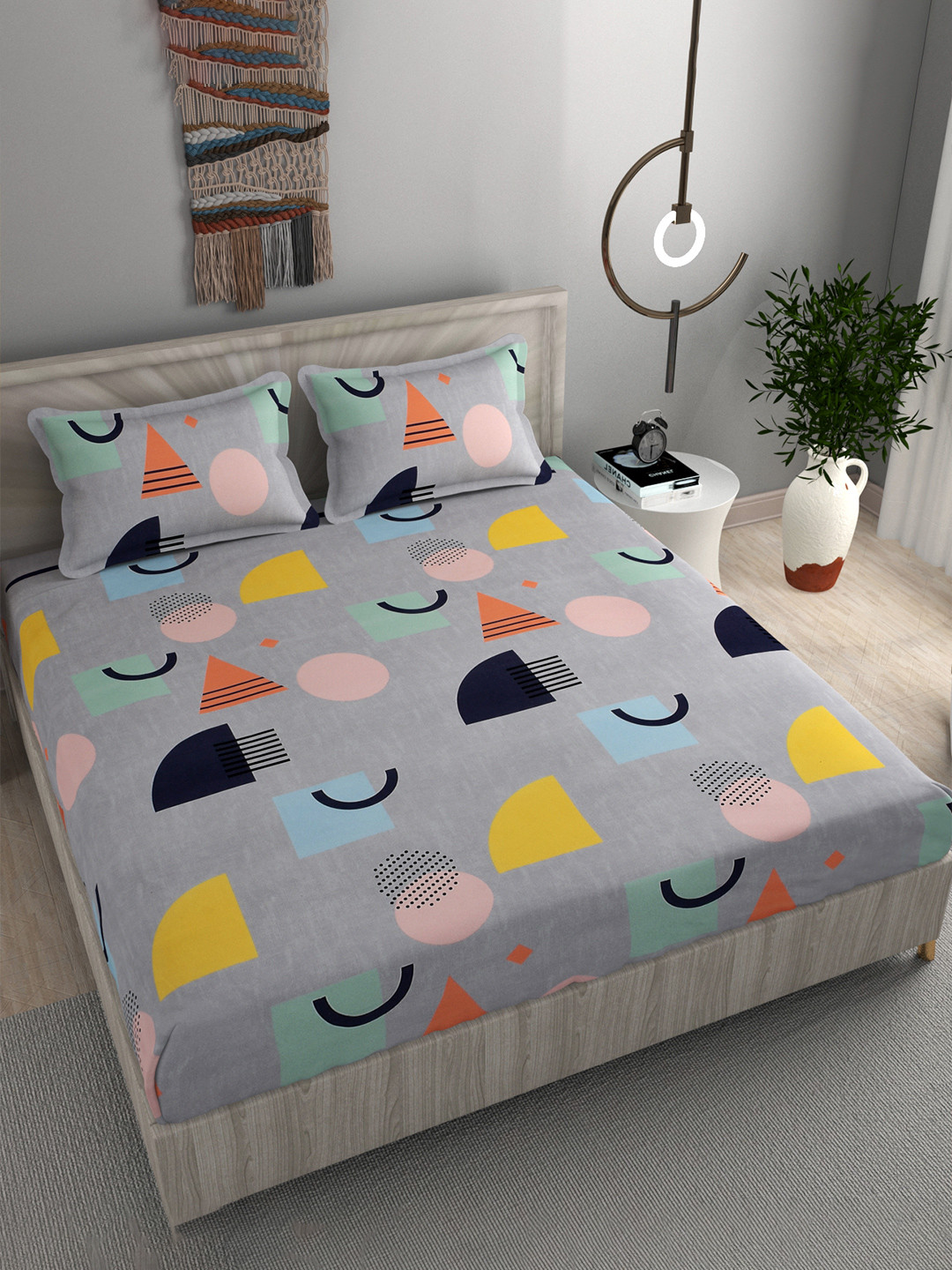 FINE TEX WORLD Grey Geometric Microfiber 210 TC Fitted King Fine Bedsheet with 2 Pillow Covers-182 x 198 cm