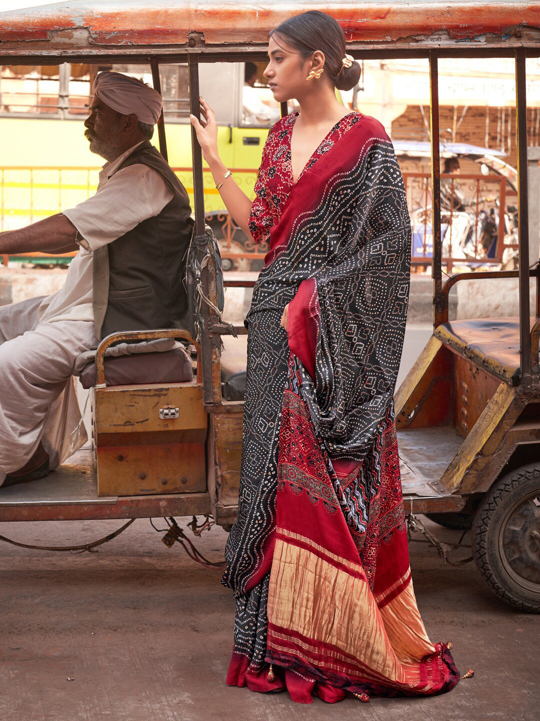 Saree mall Black Bandhani Printed Saree