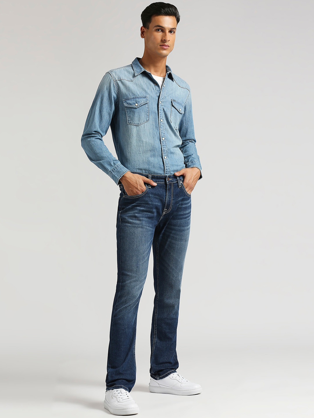 Pepe Jeans Men Vendie Straight Fit Clean Look Light Fade Stretchable Jeans