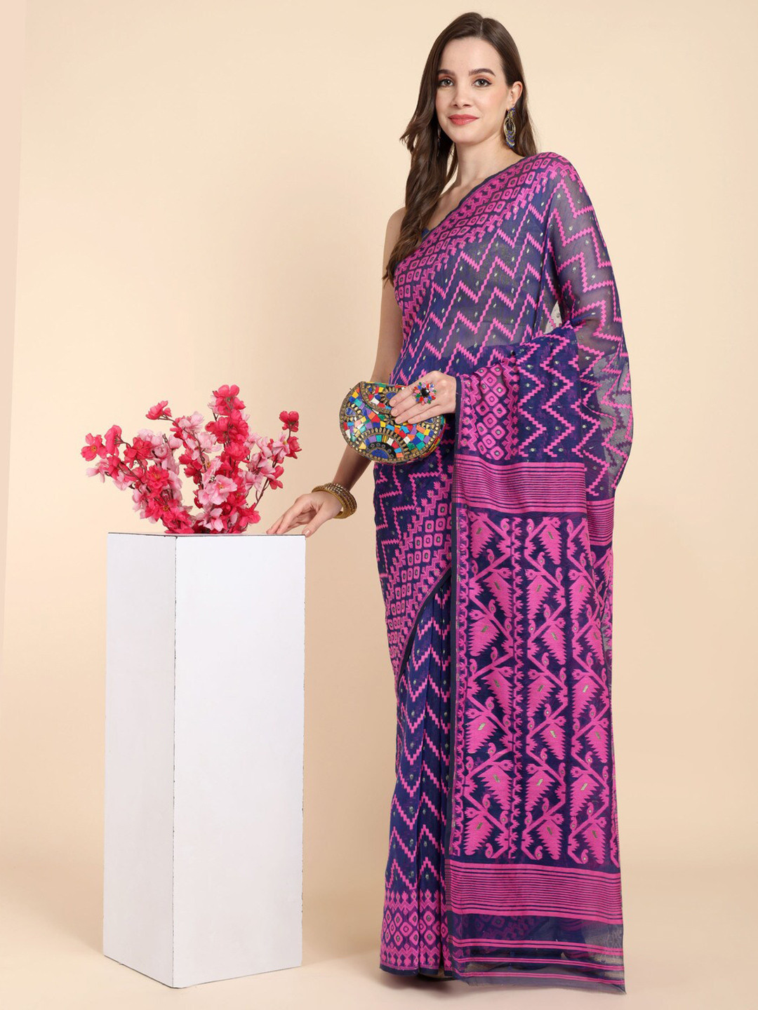 Bong ButiQ Geometric Woven Design Jamdani Saree