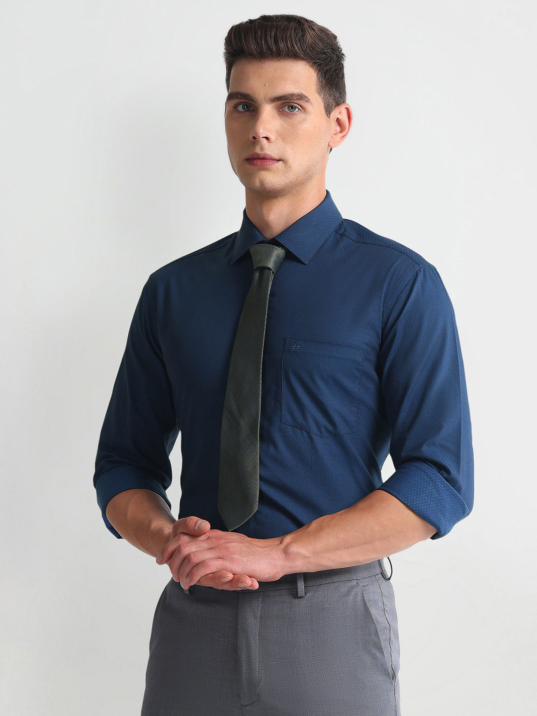 Arrow Cotton Cutaway Collar Curved Slim Fit Formal Shirt