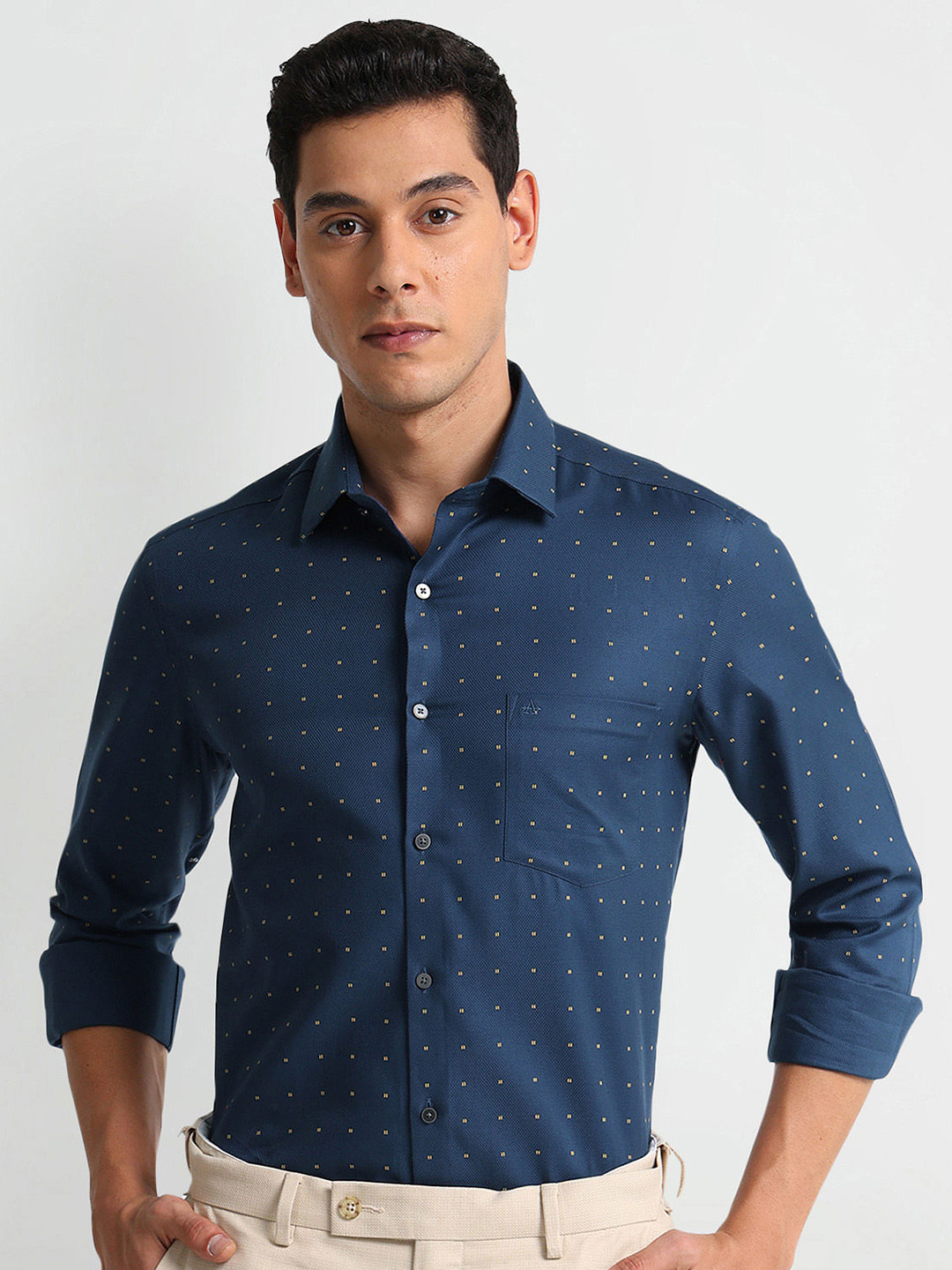 Arrow Micro Ditsy Printed Cutaway Collar Curved Cotton Slim Fit Formal Shirt