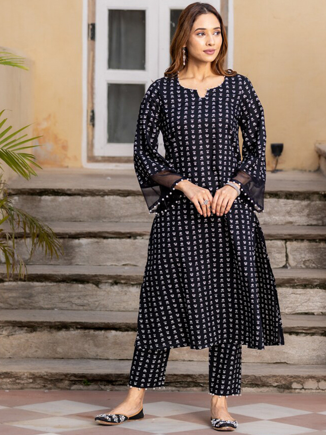 Ambraee Black Ethnic Motifs Printed Straight Kurta with Trousers Cotton Set