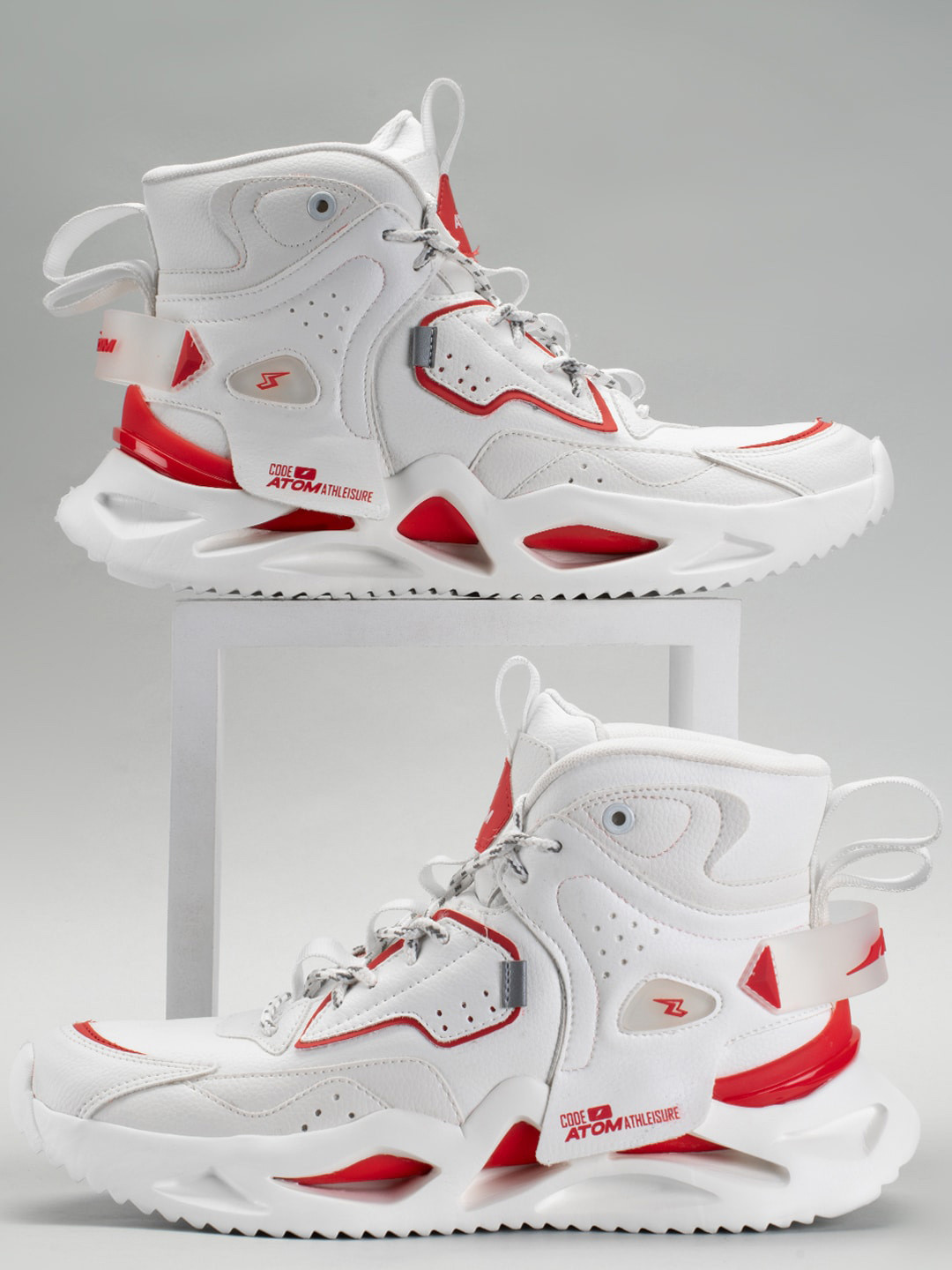 Atom Men Colourblocked High-Top Lace-Ups Sneakers