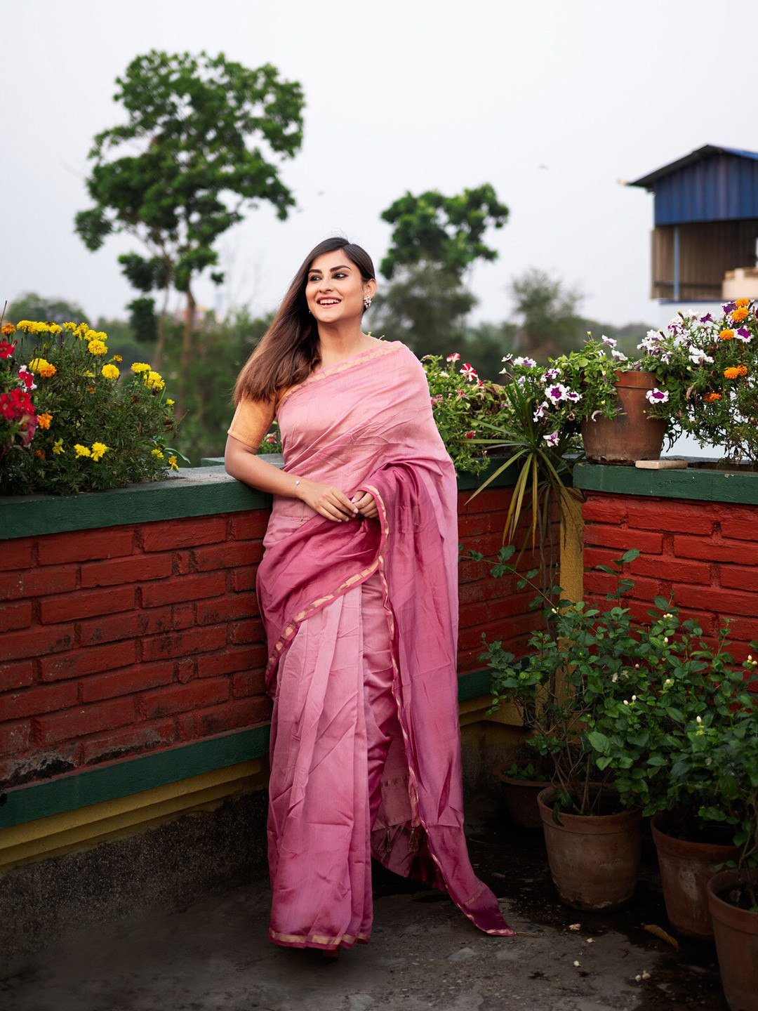 Apaapi Threads of glory Tie and Dye Chanderi Zari Saree