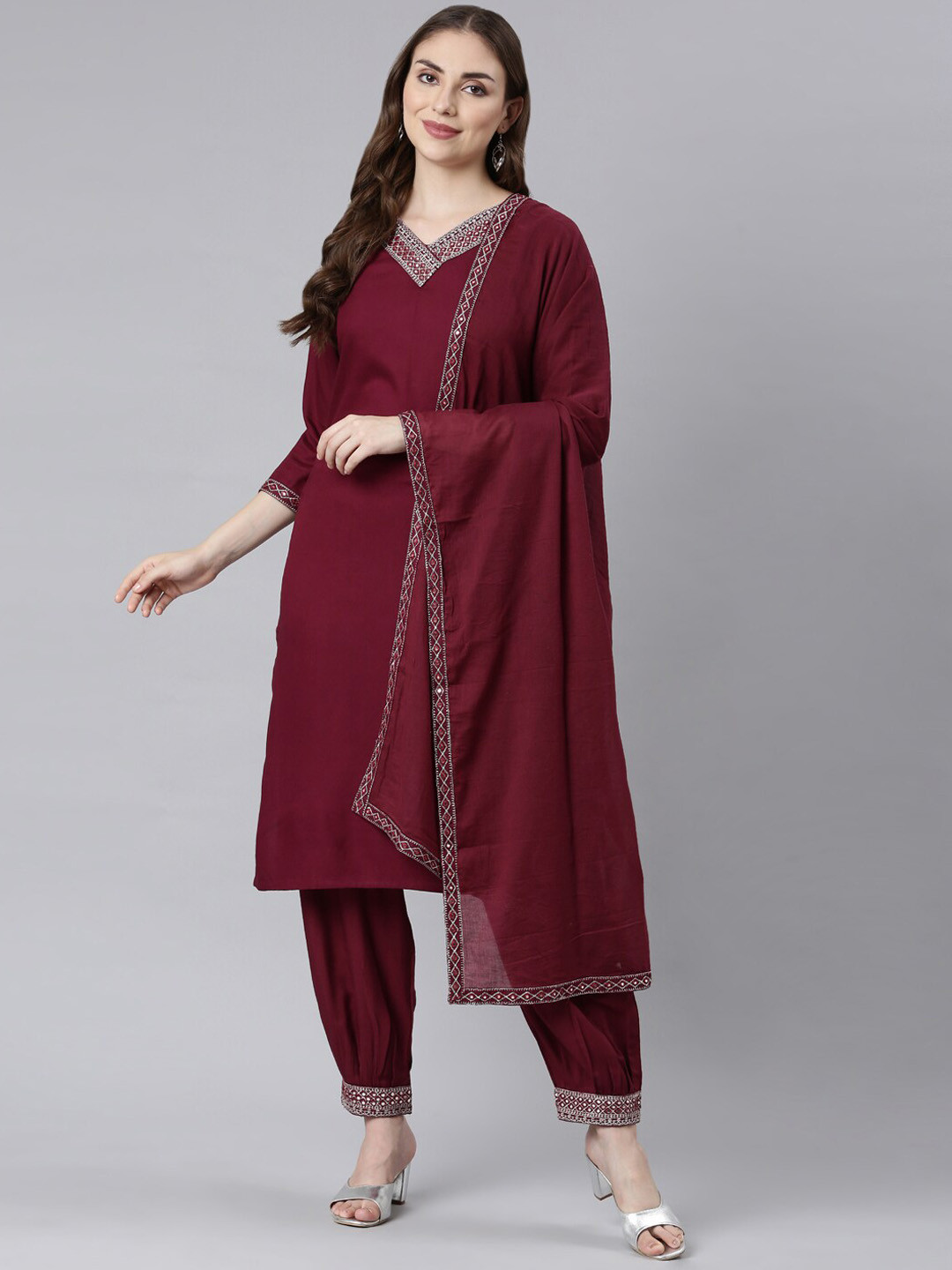 KALINIV-Neck Thread Work Straight Kurta with Trousers & Dupatta