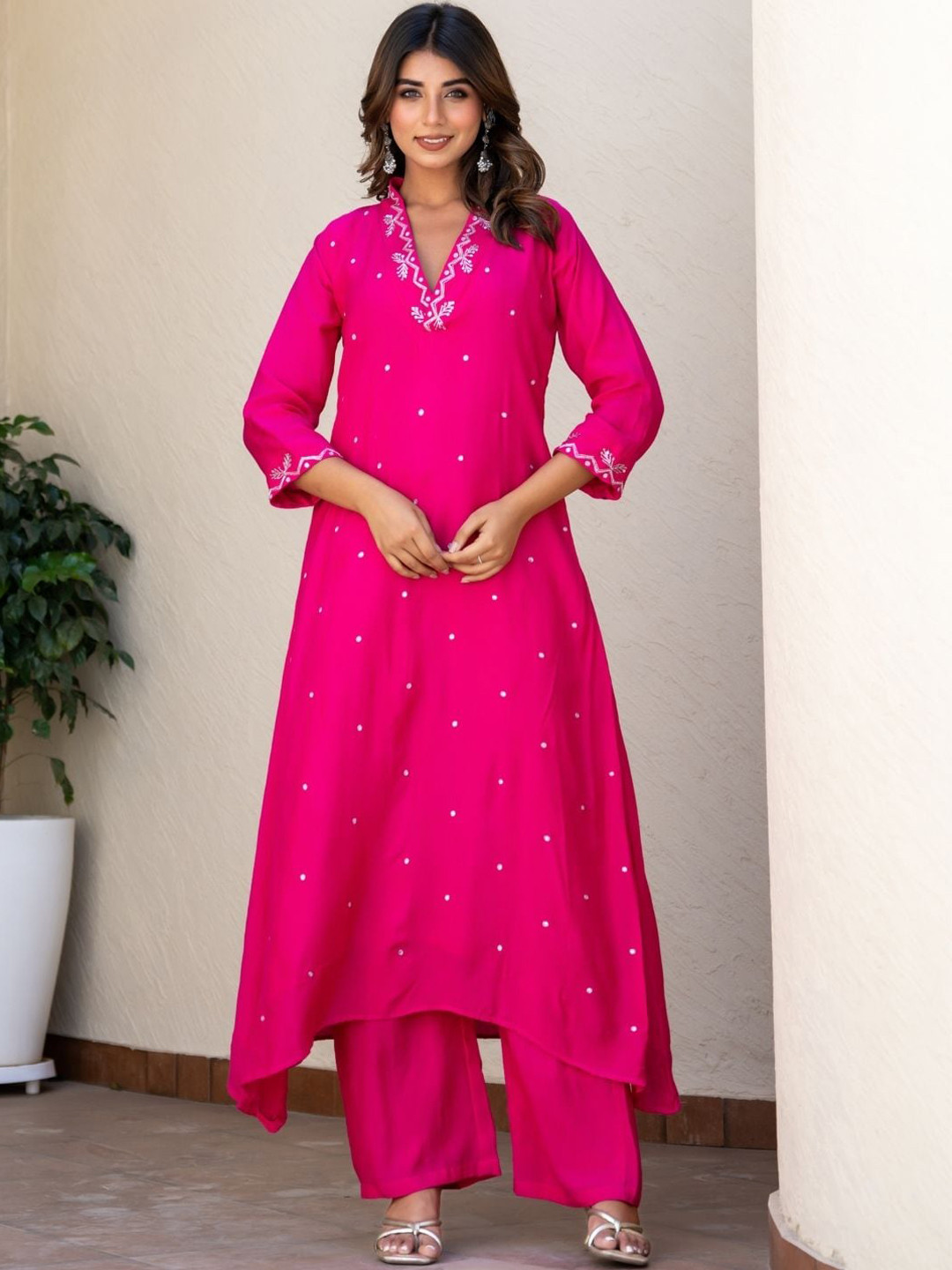 HOUSE OF JAMOTI Floral Yoke Design A-Line Thread Work Pure Silk Kurta with Trousers