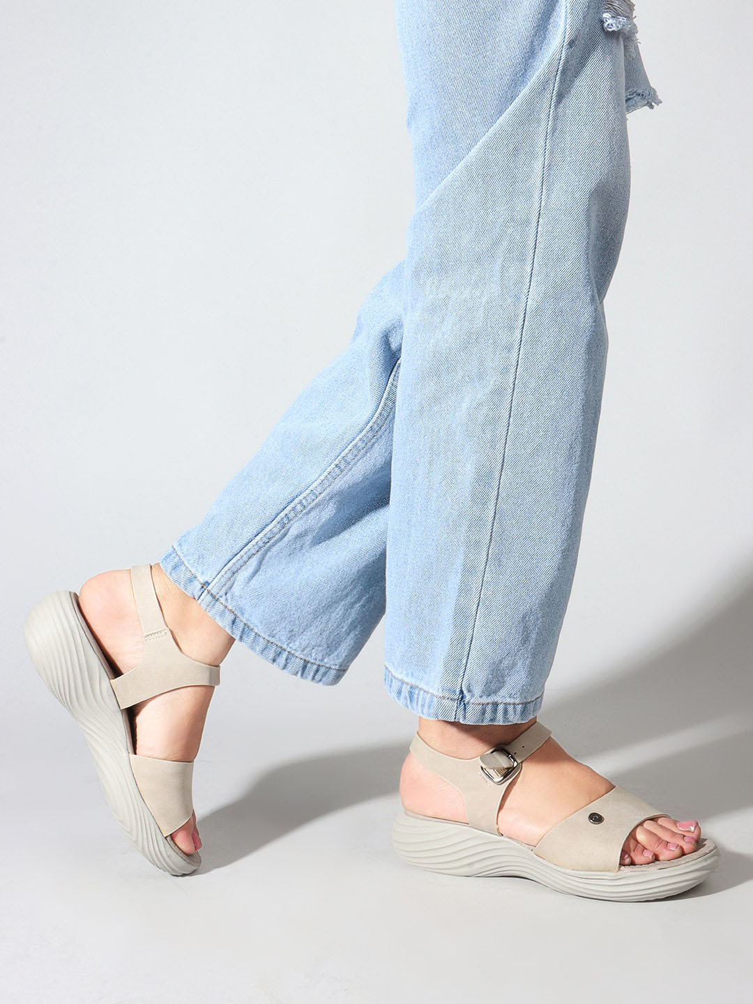 Carlton London Textured Buckle Detailed Comfort Heels