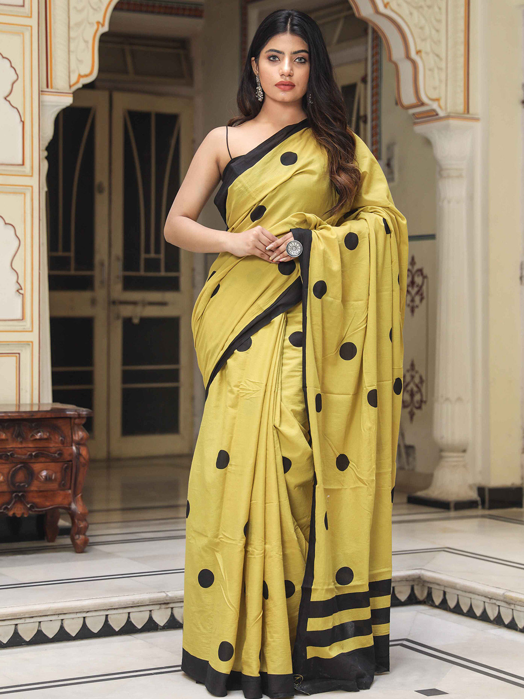 PALLO LATKE Polka Dot Printed Pure Cotton Bagru Saree