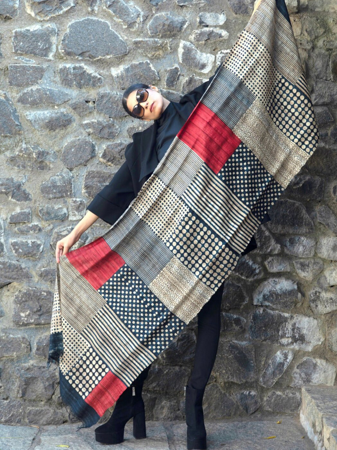 AESHAANE Checked Tasseled Tussar Silk Scarves