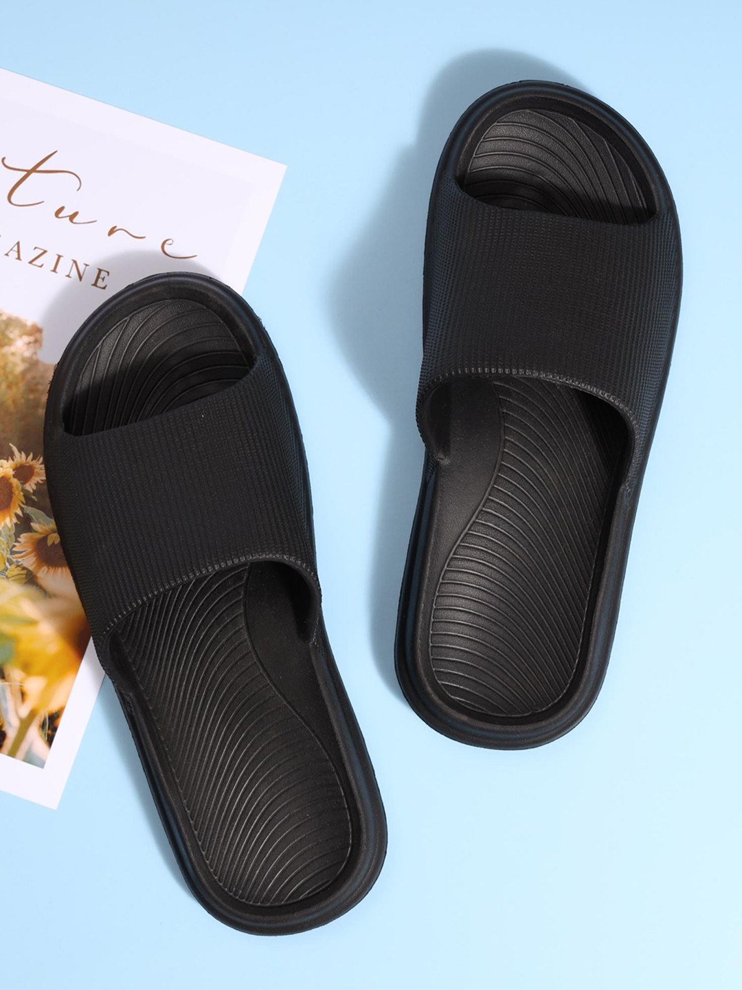 Mast Harbour Men black Open Toe Sliders
