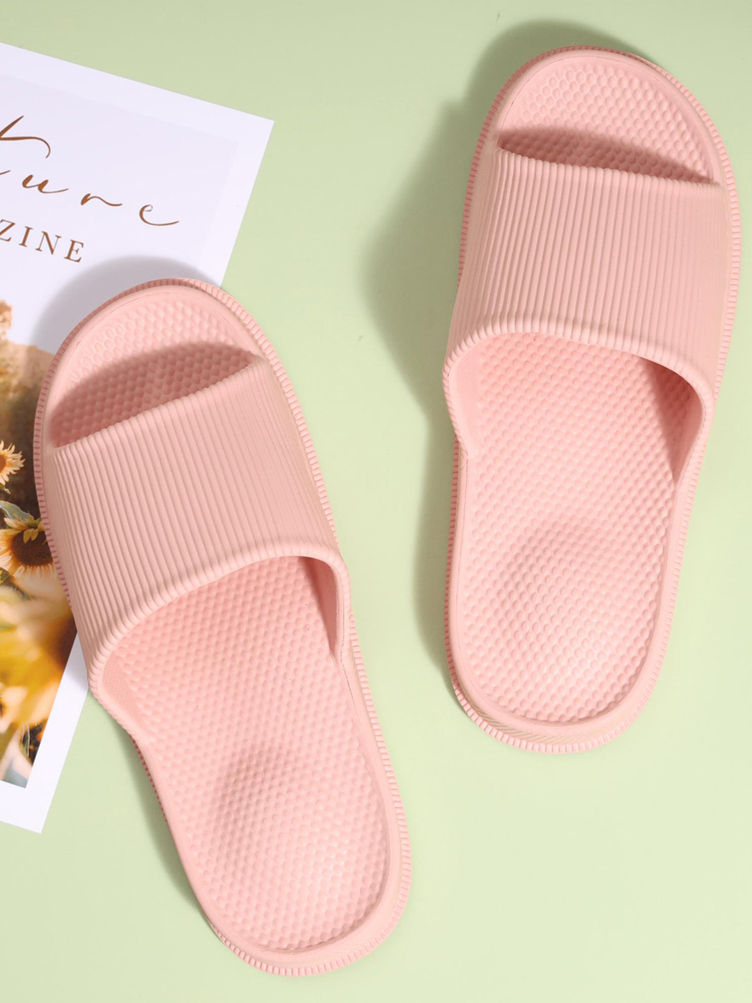 Mast Harbour Women Pink Rubber Sliders