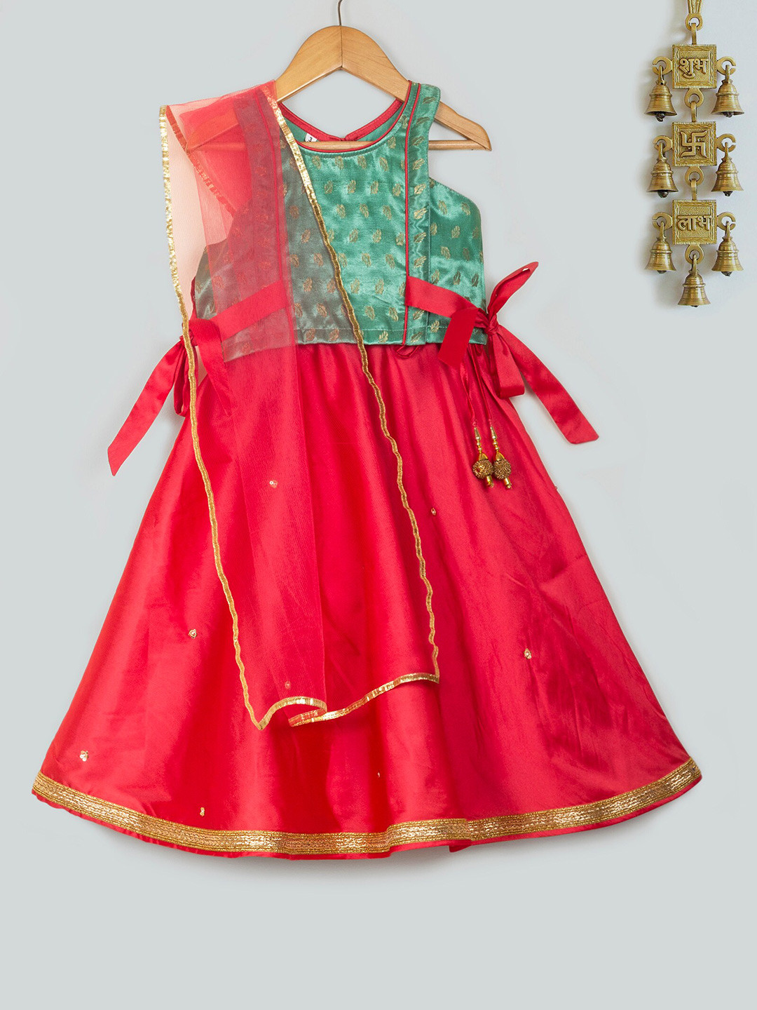Tangerine Closet Girls Woven Design Ready to Wear Lehenga & Blouse With Dupatta