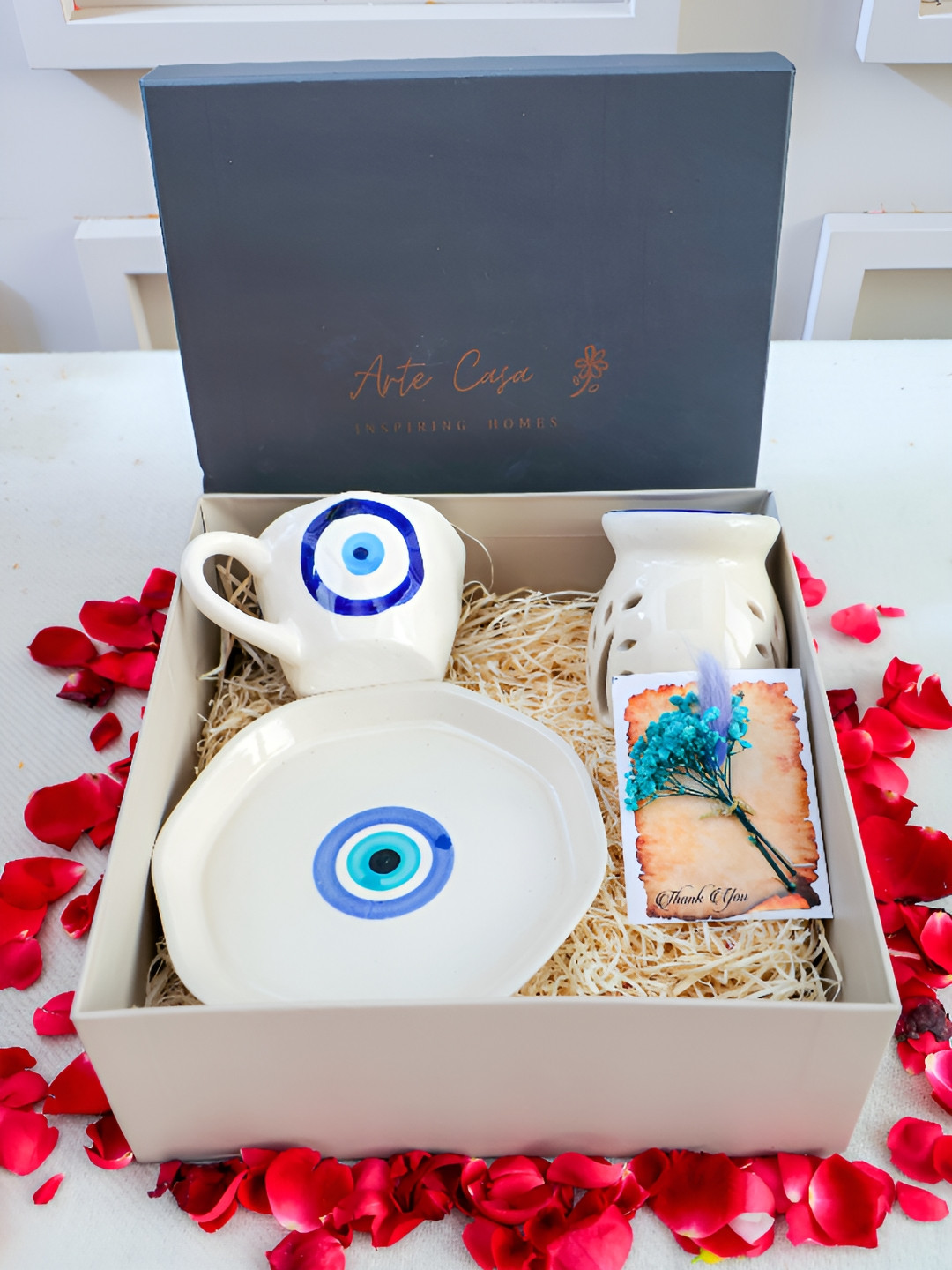 ArteCasa White 4 Pieces Ceramic Glossy Cup Saucer & Mini Dried Bunch Card With Diffuser