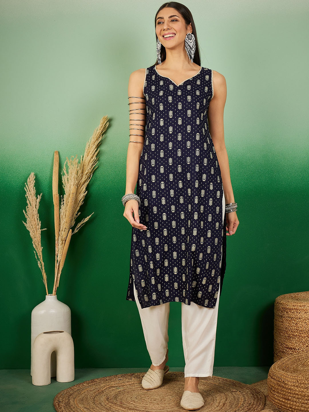 Sangria X fwd Floral Printed V Neck Sleeveless Straight Kurta