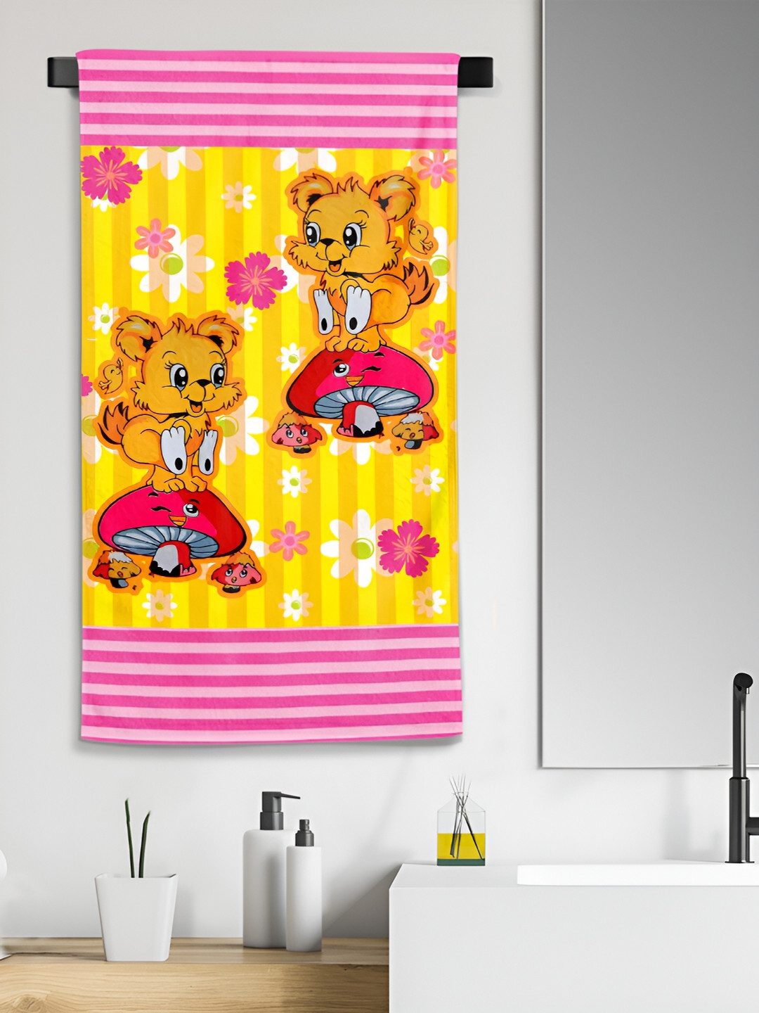 Aura Yellow & Pink Printed Cotton 300 GSM Bath Towel