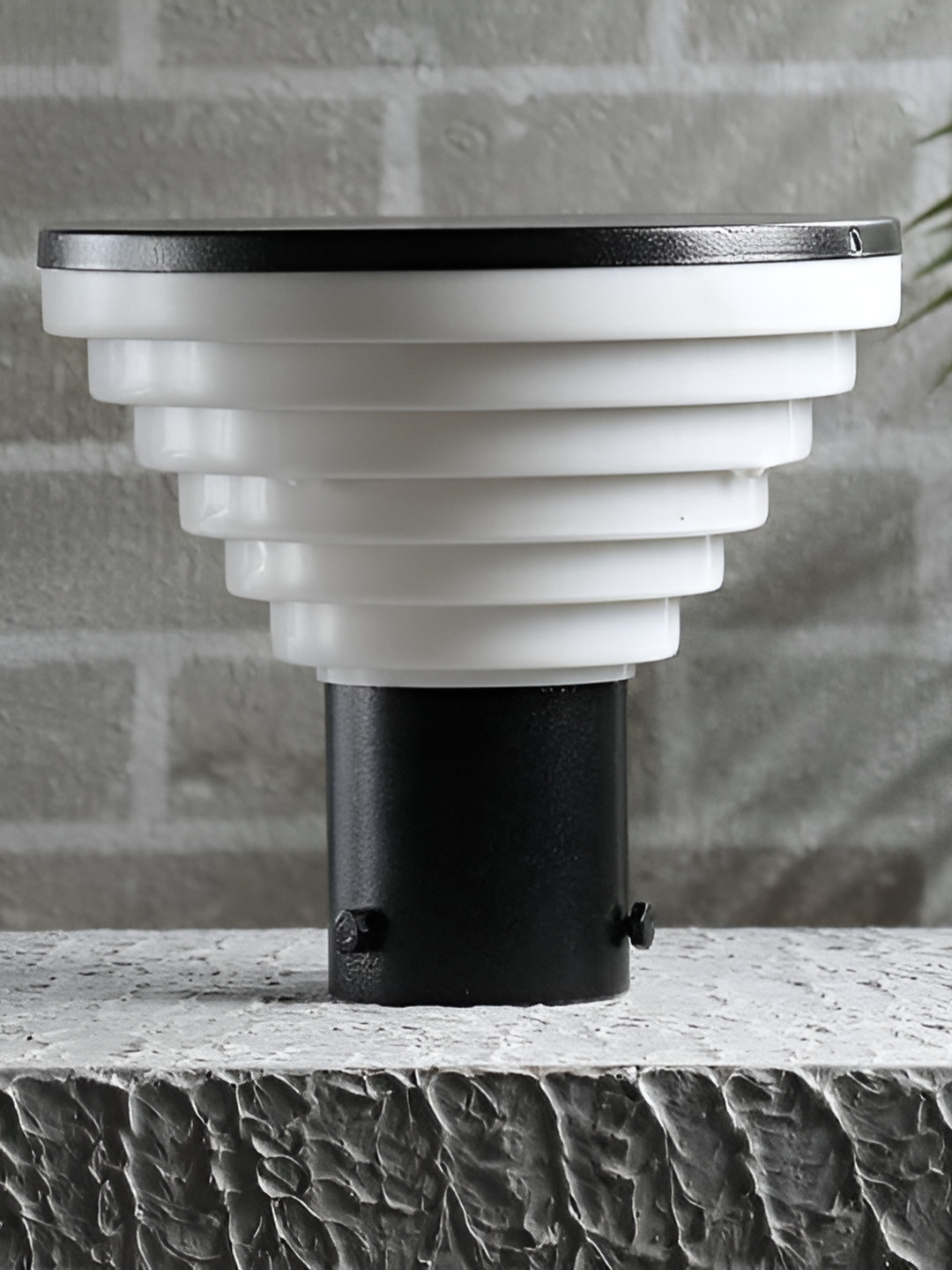 DENICRAAS Black & White Metal Outdoor Lamp