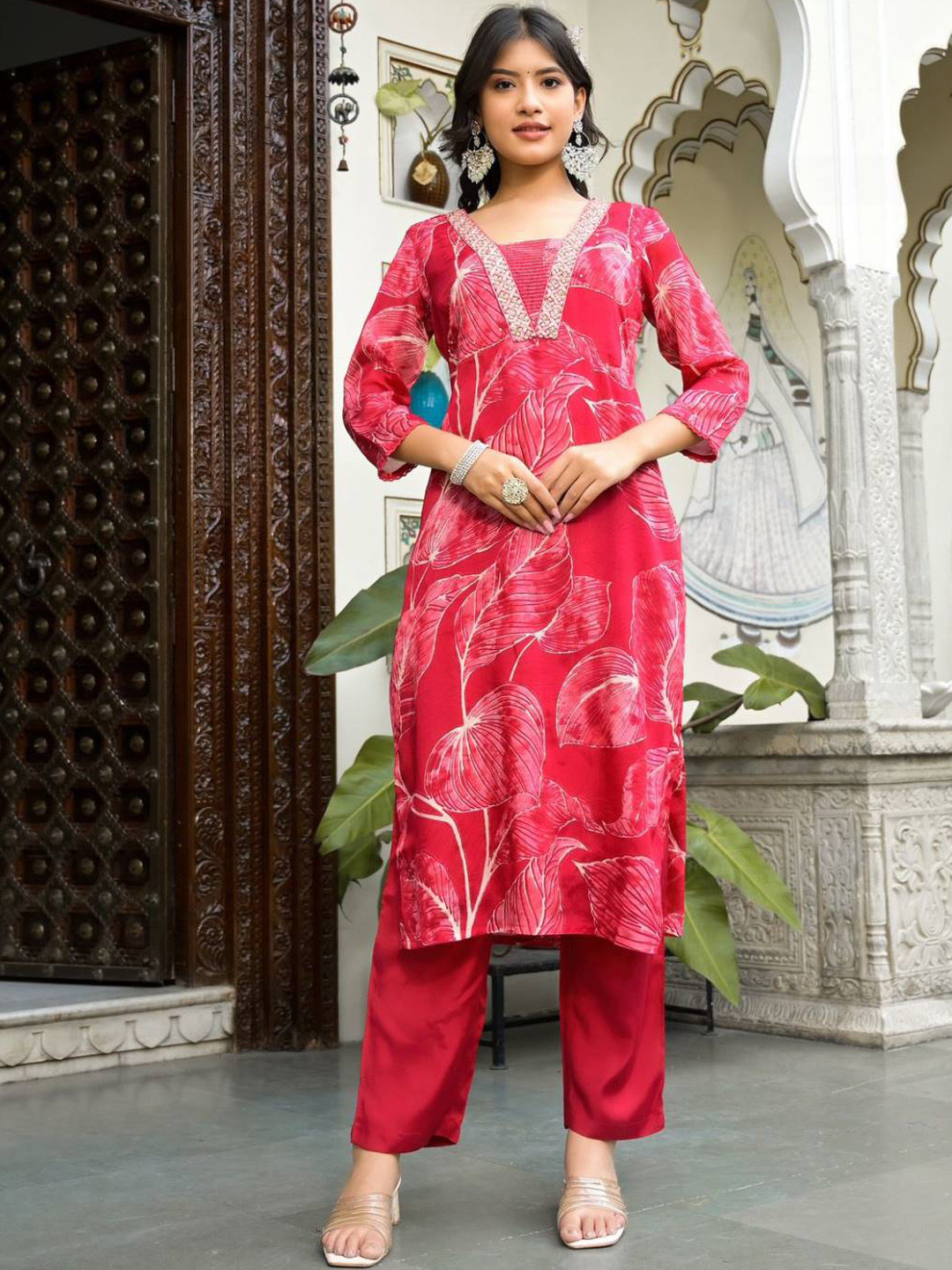 Mitera Floral Printed V-Neck Three-Quarter Sleeves Thread Work Pure Silk Kurta Set