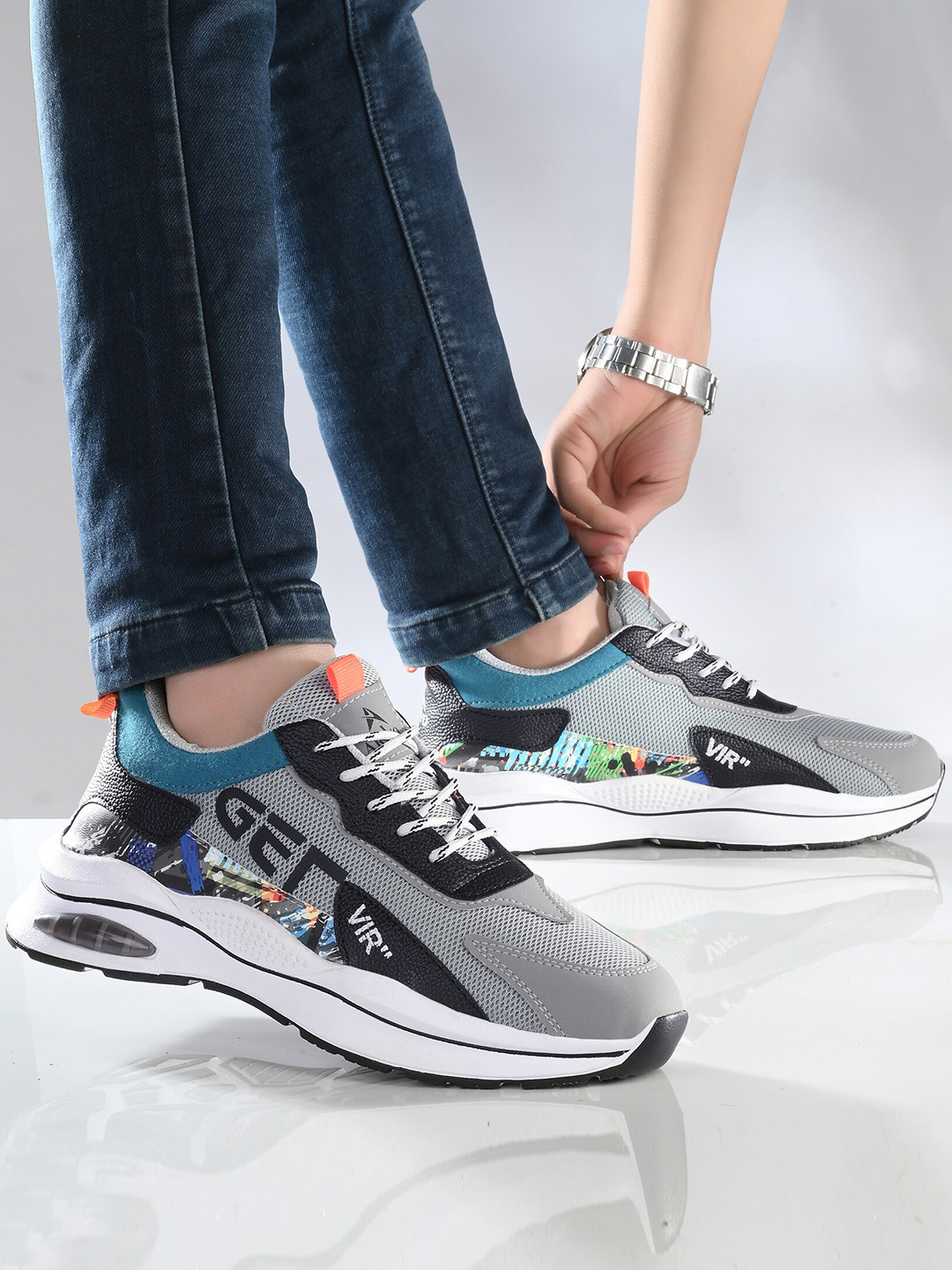 ARIVO Men Round Toe Lightweight Memory Foam Mesh Sneakers