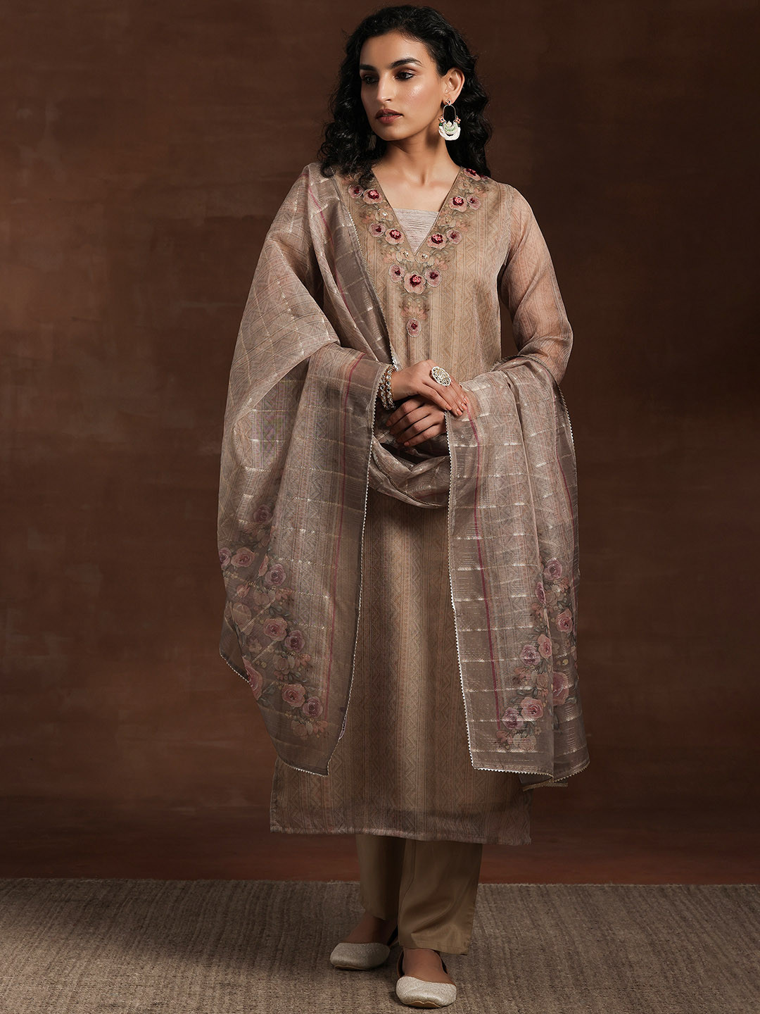 Libas Ethnic Motifs Printed V-Neck Three-Quarter Sleeves Thread Work Kurta Set
