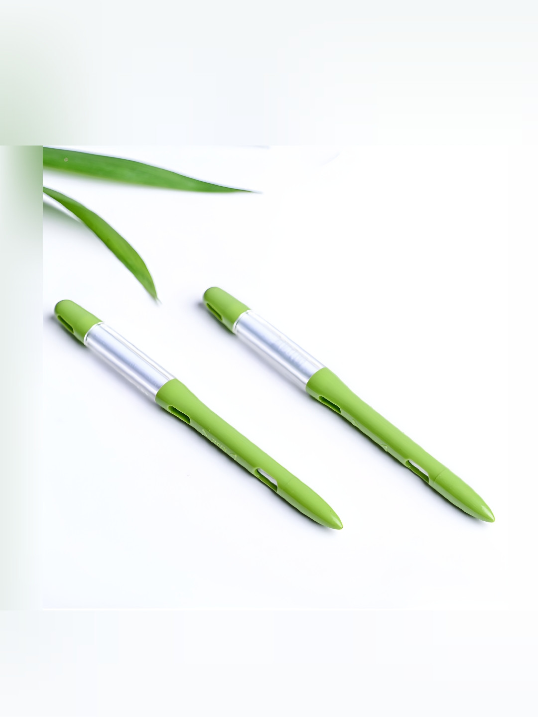 UGAOO Green & White 2 Pieces Sustee Watermeters