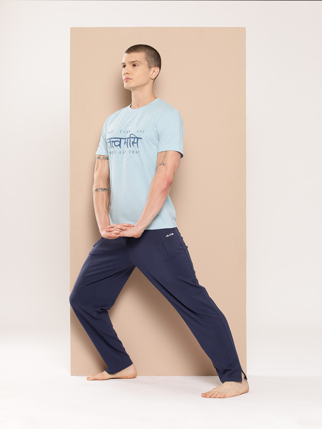 Alcis Men Typography Printed Dry Tech Slim Fit Yoga T-shirt