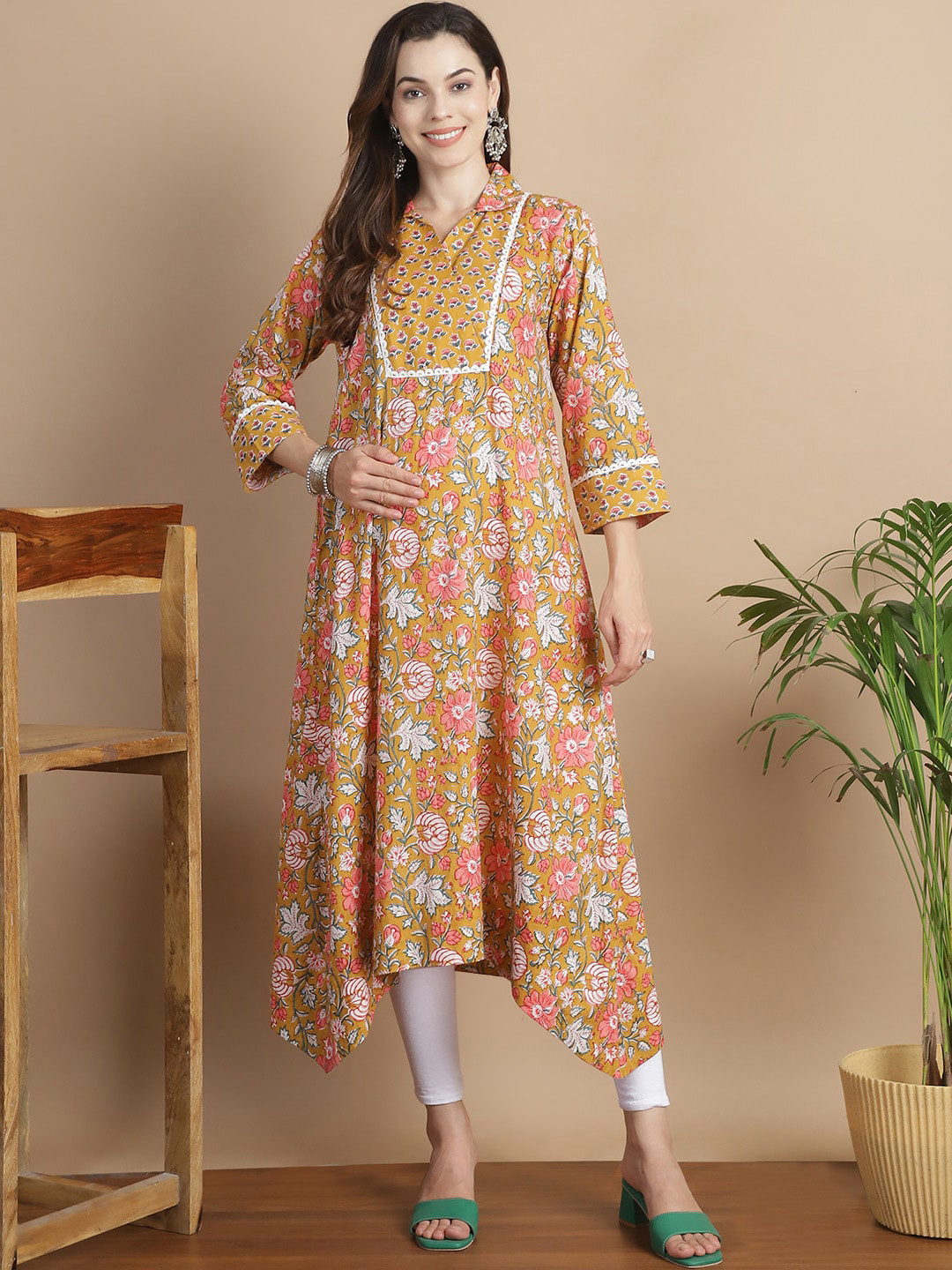 Secret Wish Women Floral Printed Flared Sleeves Thread Work Floral Maternity Kurta