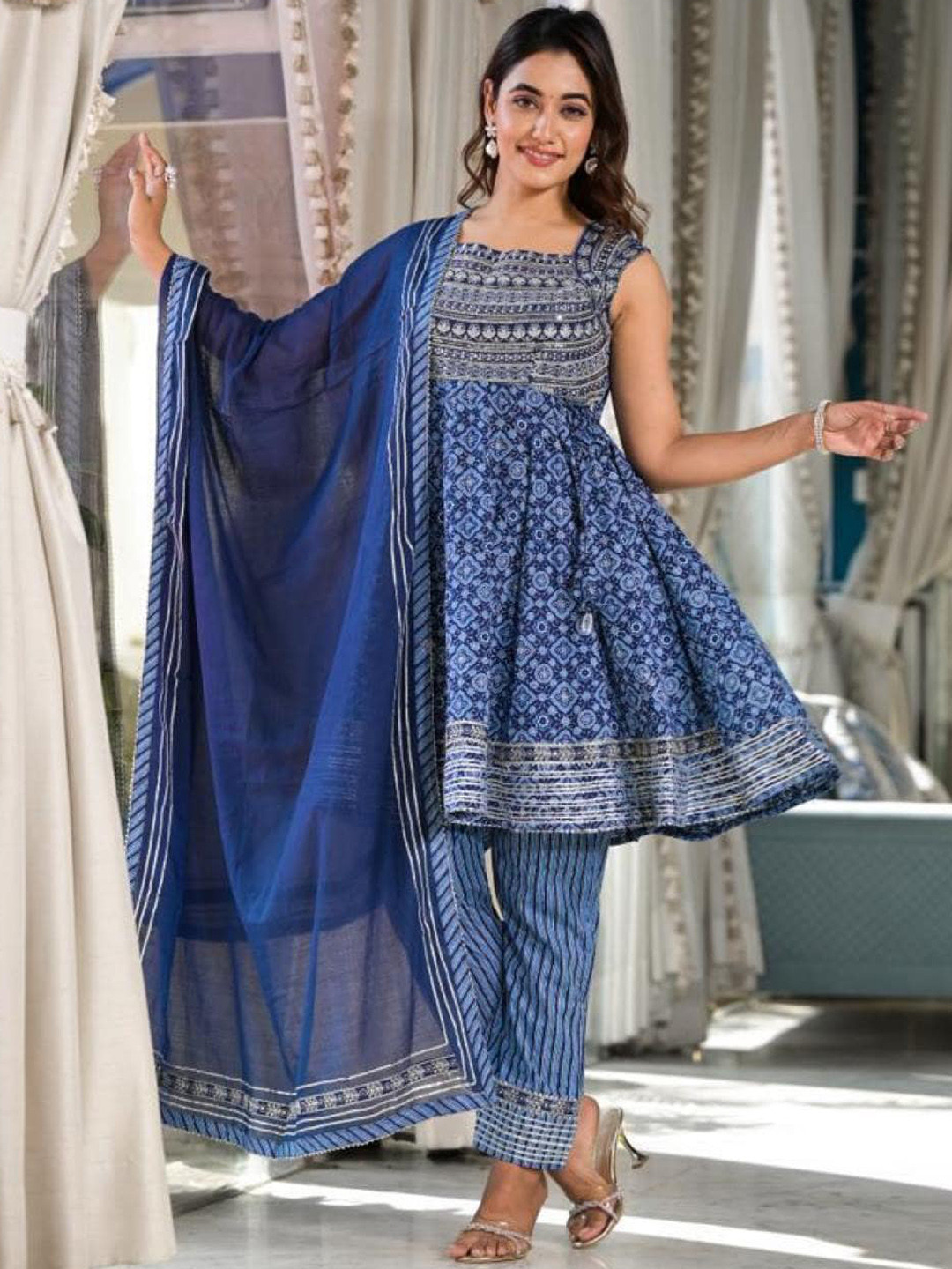 Mitera Square Neck Ethnic Motifs Embroidered Regular Thread Work Pure Cotton Kurta Set