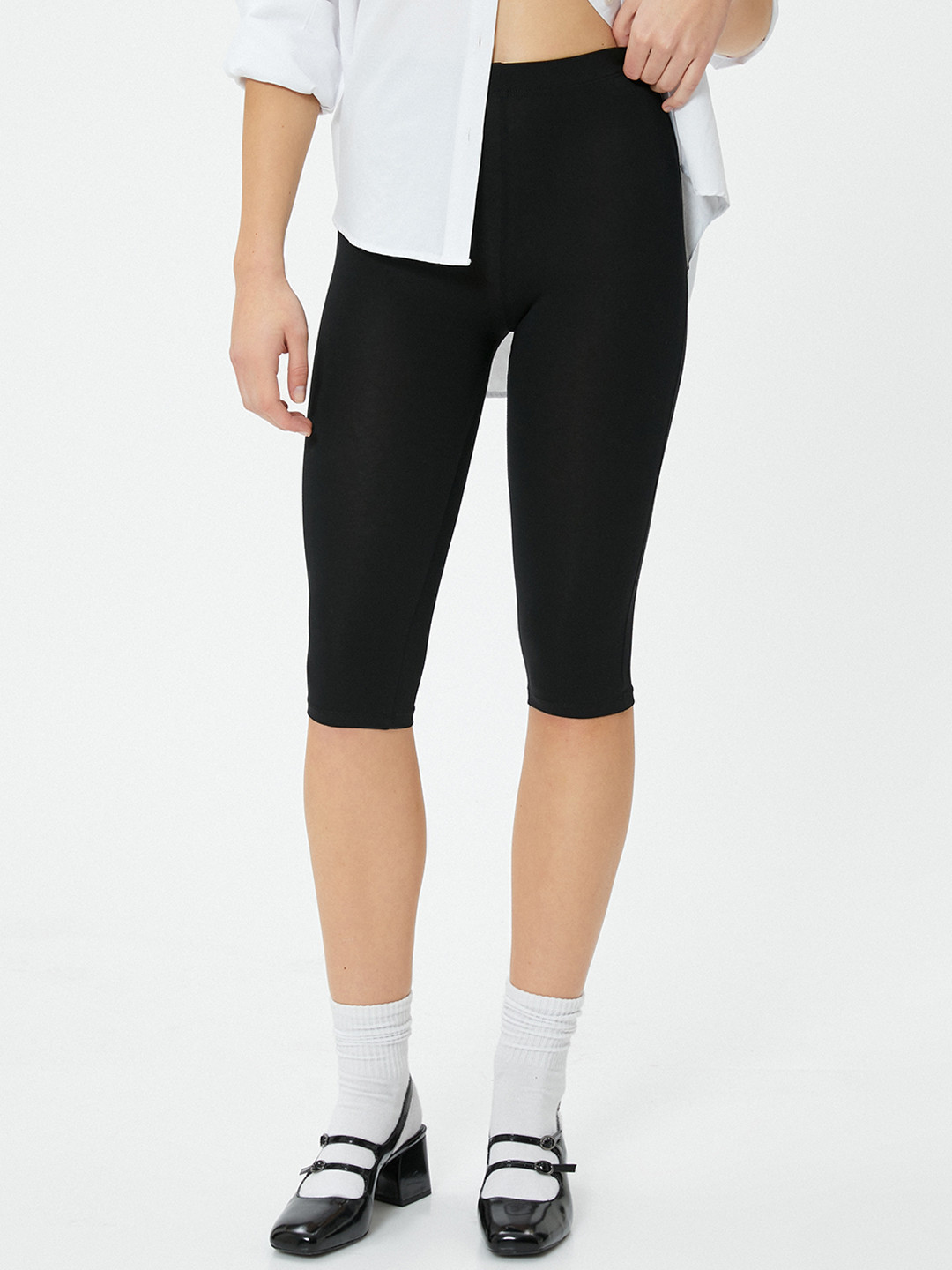 Koton Women Mid Rise Tight Fit Capris