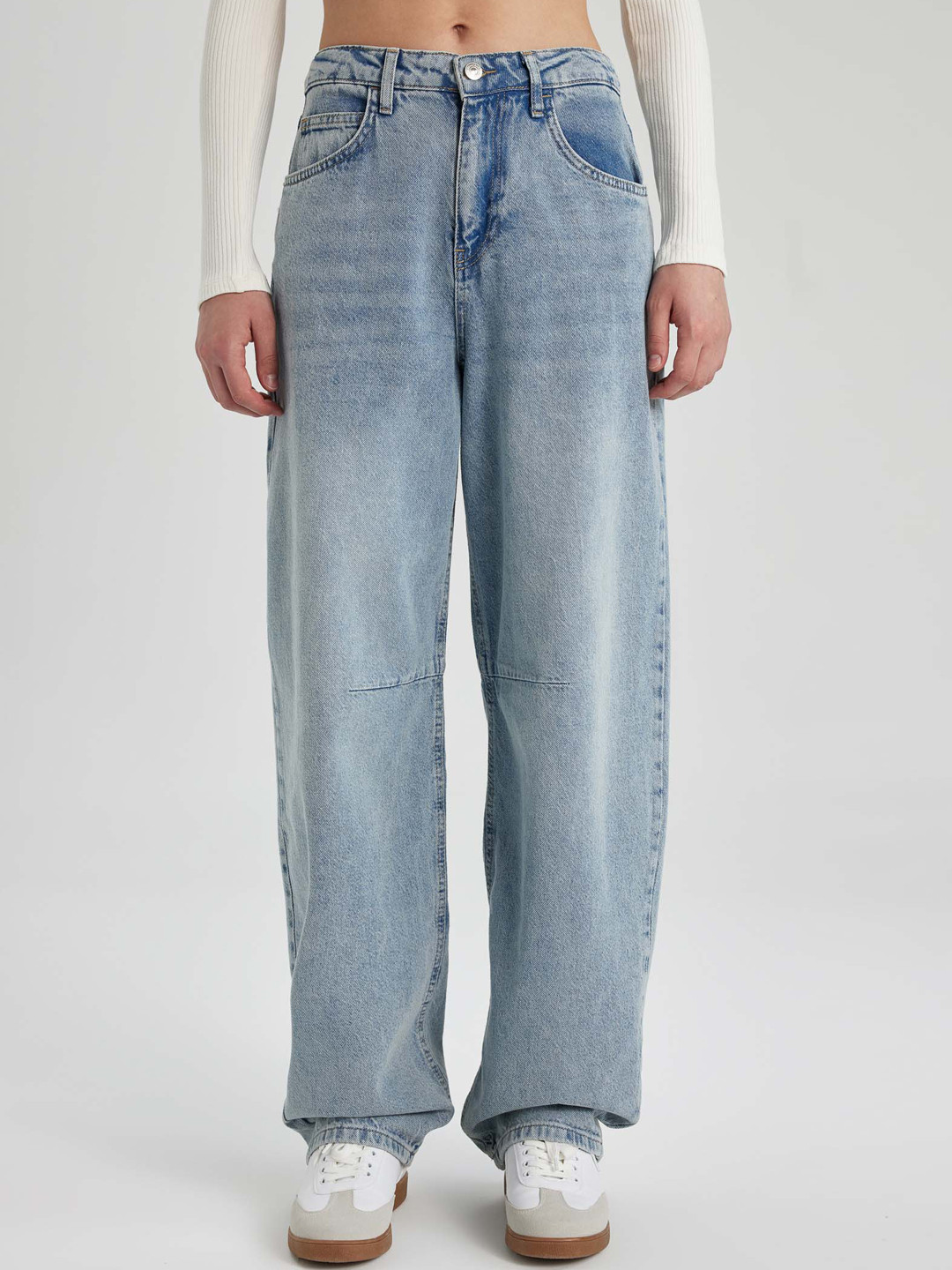 DeFacto Women Mid Rise Flared Light Fade Mid-Rise Jeans