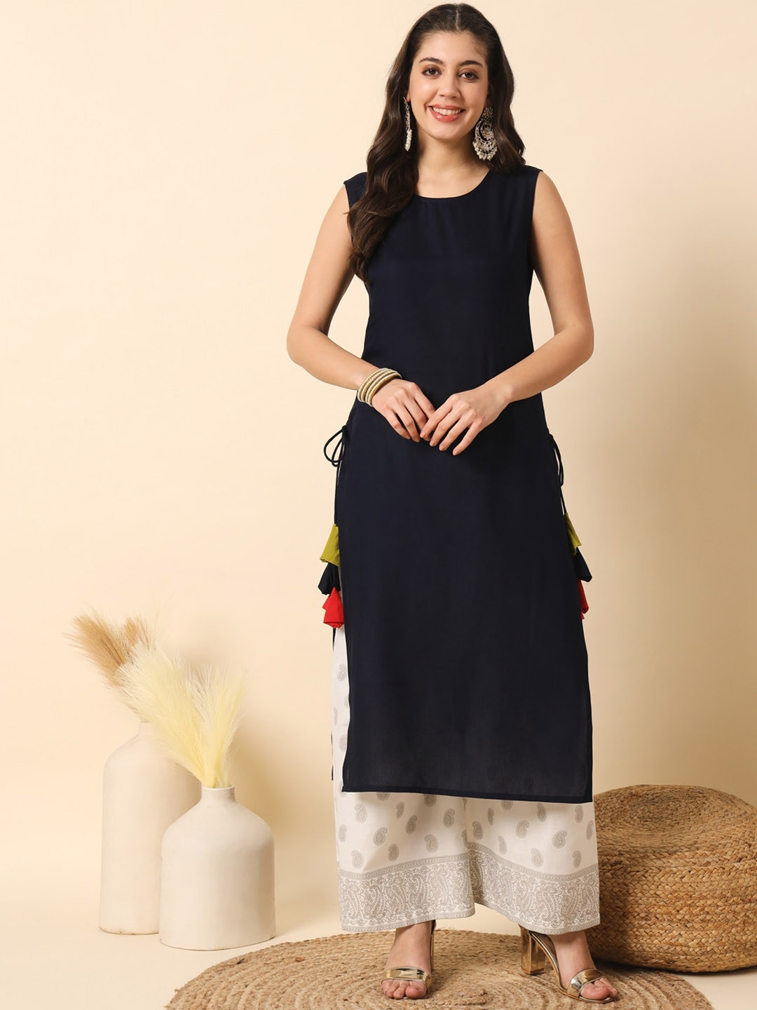 Meeranshi Round Neck Sleeveless A-Line Kurta