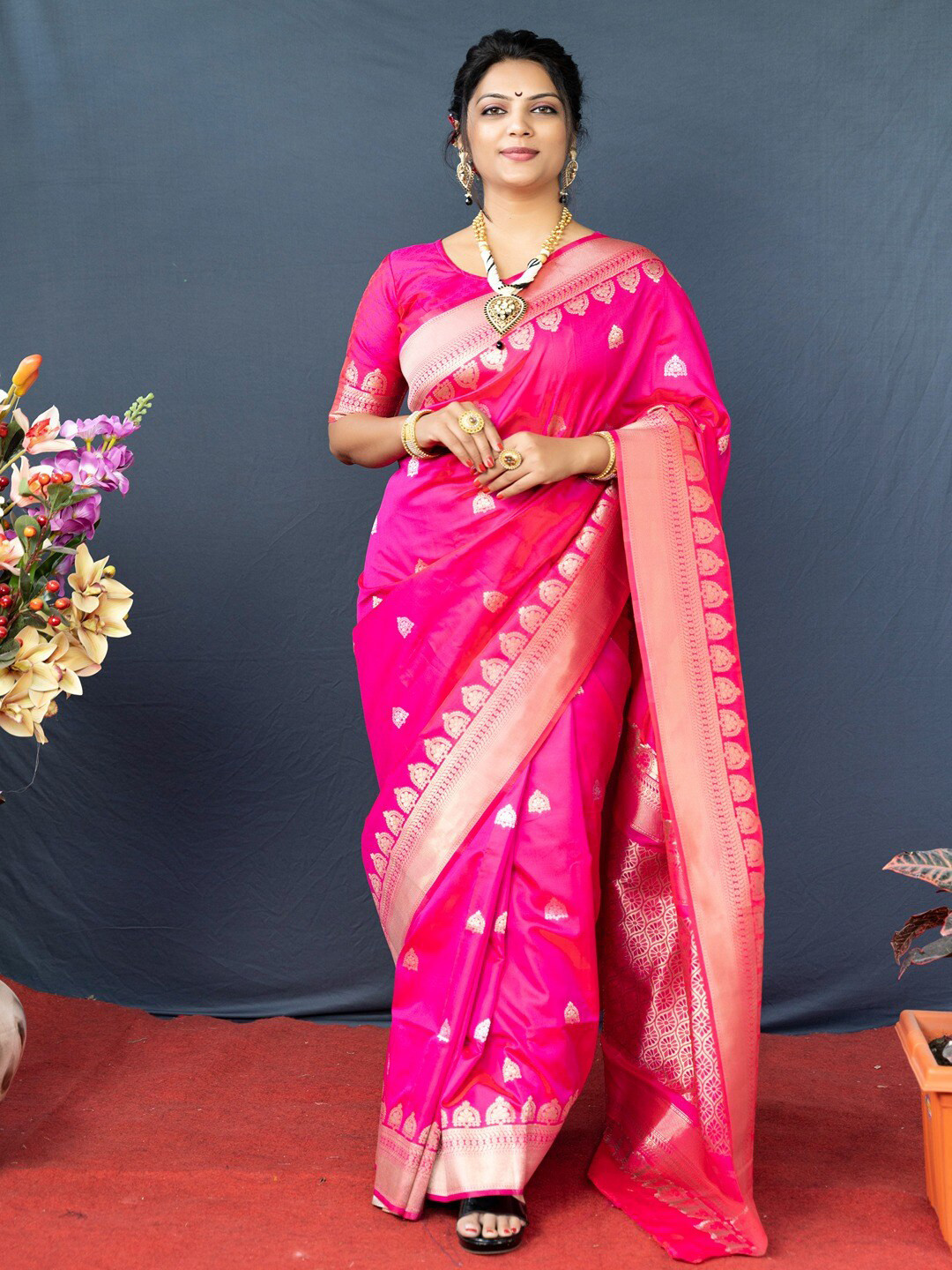 SGF11 Woven Design Zari Kanjeevaram Saree