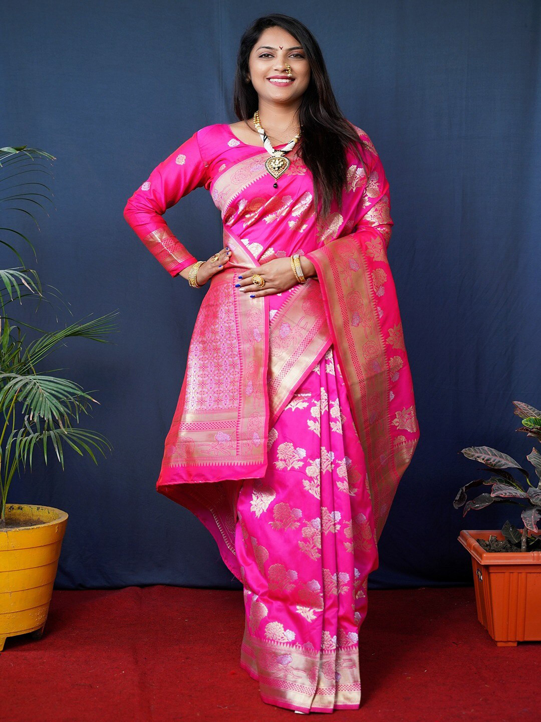 SGF11 Woven Design Zari Kanjeevaram Saree