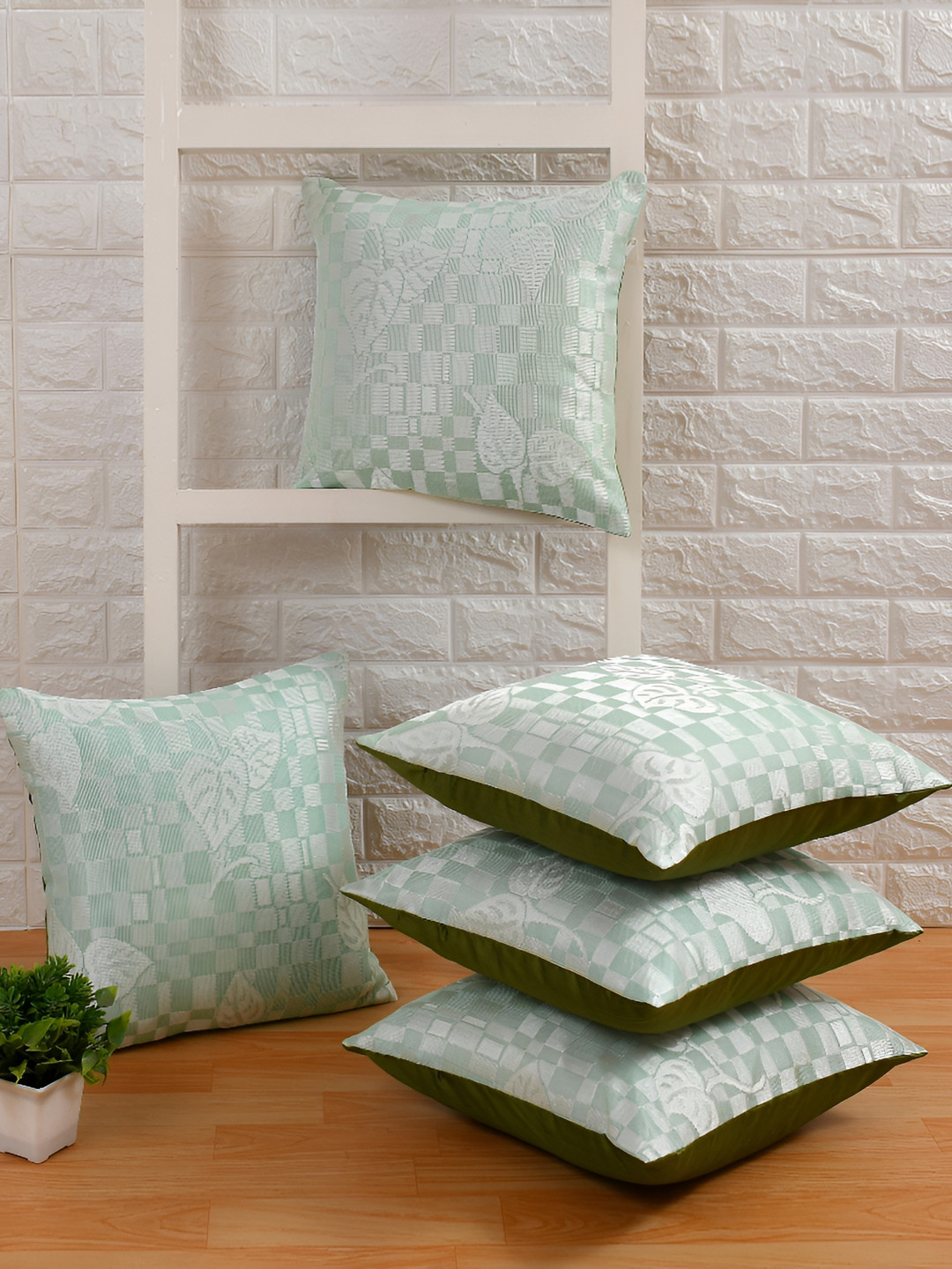 BIGGER FISH Crimson Embroidered Jute Cotton Durable 5 Pcs Cushion Covers - 15.7 x 15.7 In