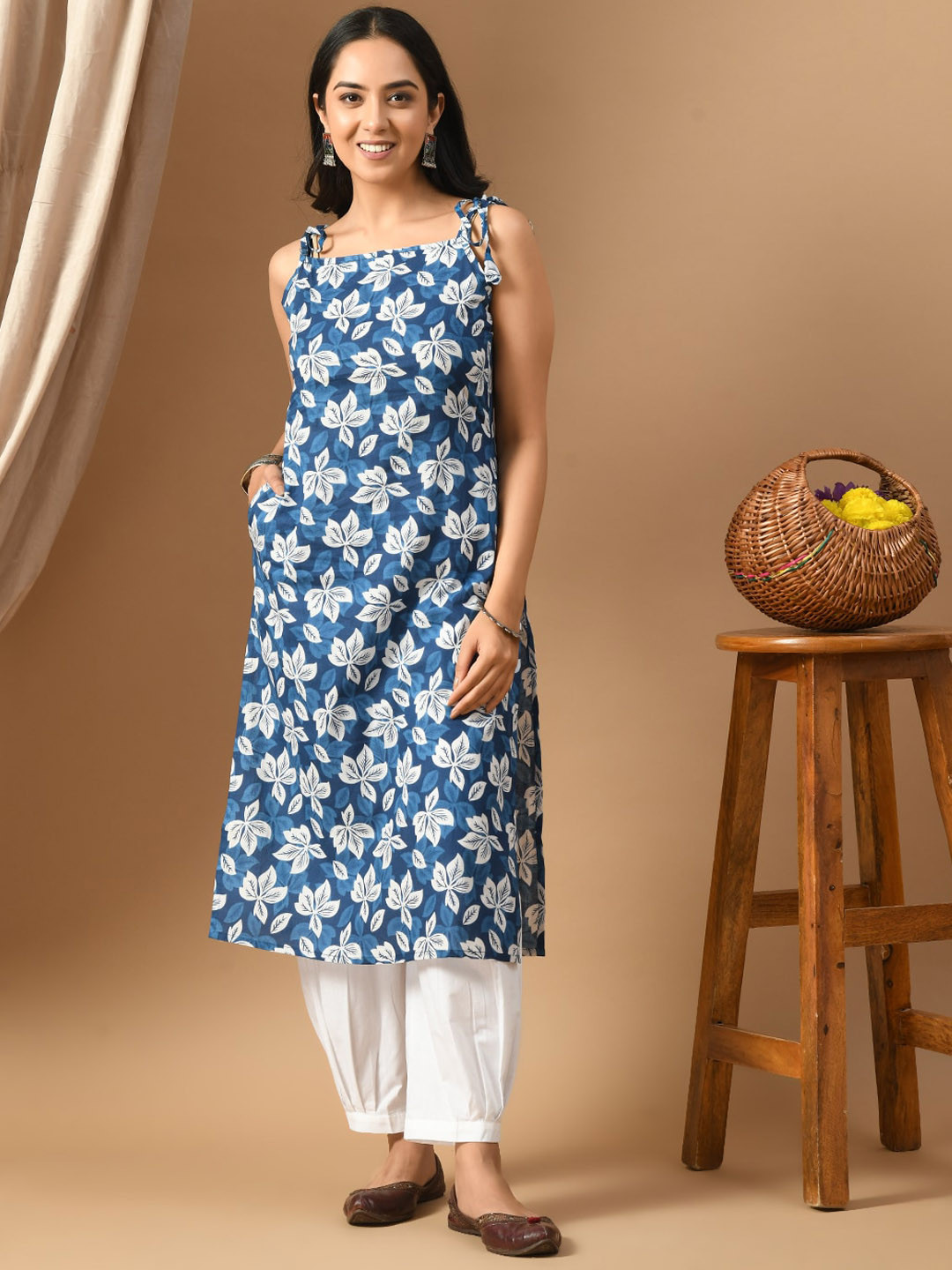 Laado - Pamper Yourself Floral Printed Round Neck Sleeveless Cotton Thread Work Kurta