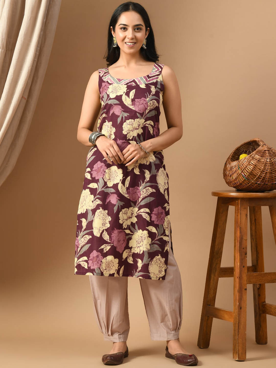 Laado - Pamper Yourself Floral Embroidered Round Neck Sleeveless Cotton Kurta