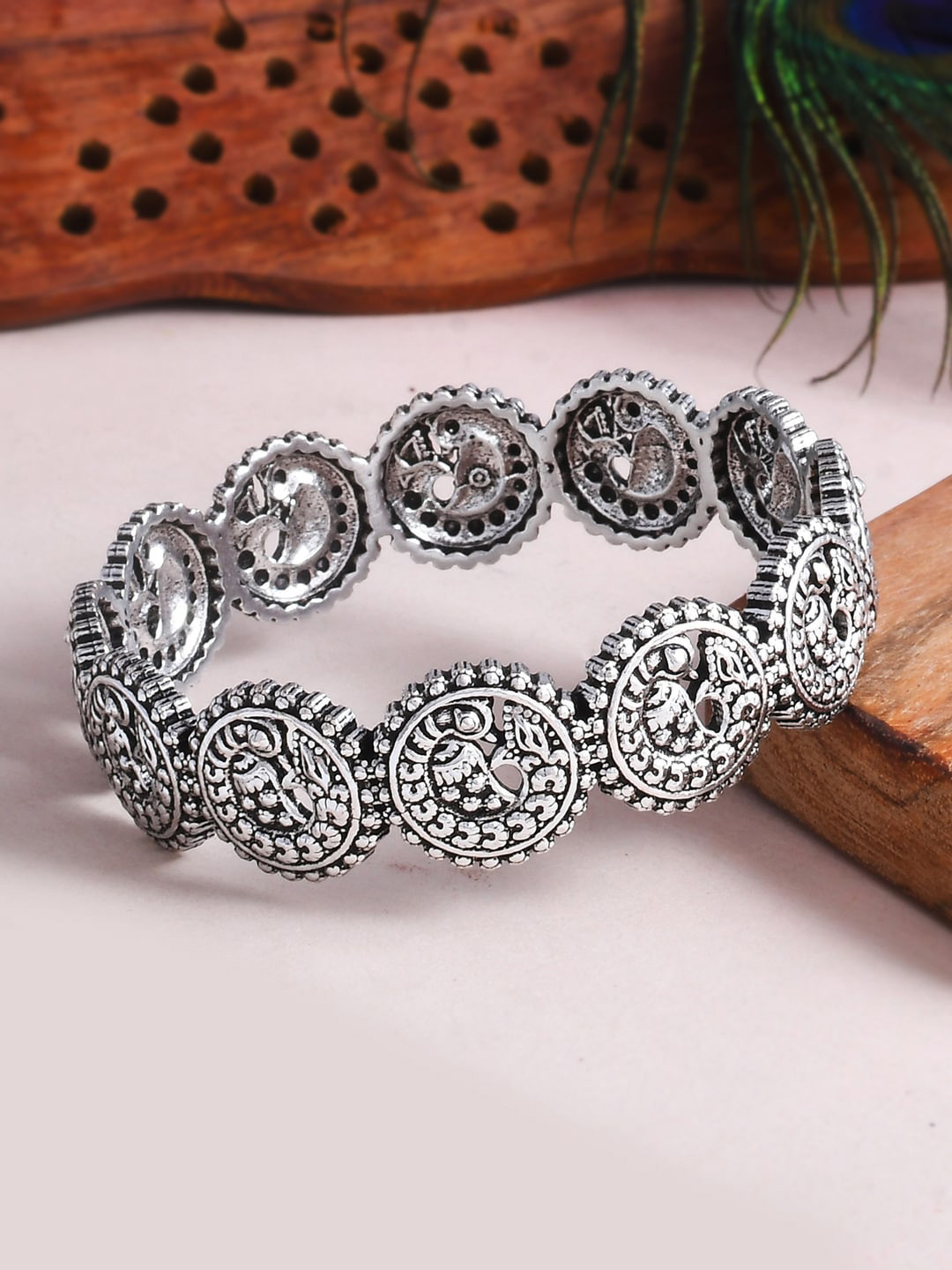 Morni Krutika Bangle
