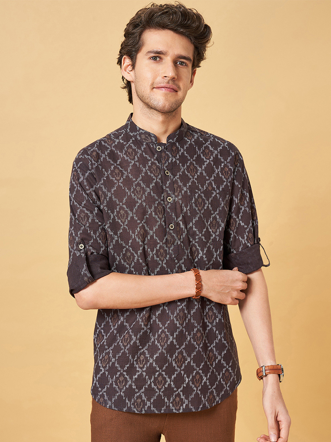 indus route by Pantaloons Geometric Mandarin Collar Roll-Up Sleeves Cotton Kurta