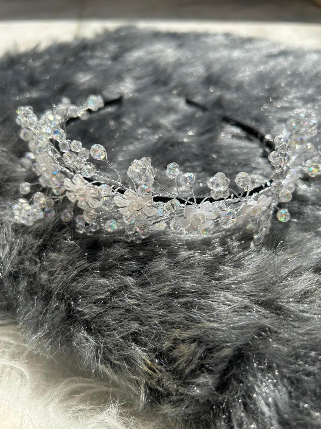 CHRONEX Crystal Leaf Beaded Fancy Hairband