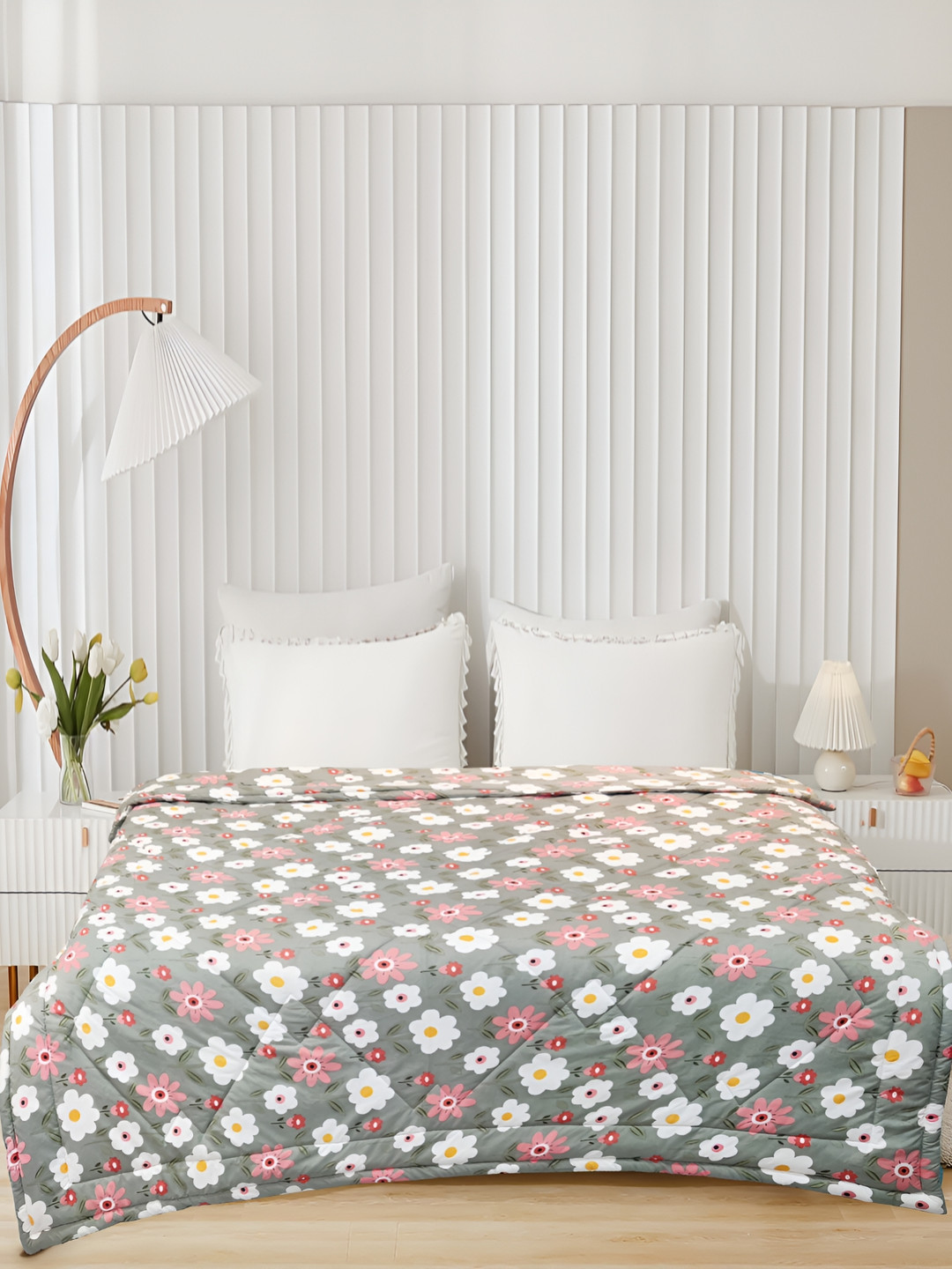 Supreme Home Collective Beige & Peach-Coloured AC Room 300 GSM Double Bed Comforter