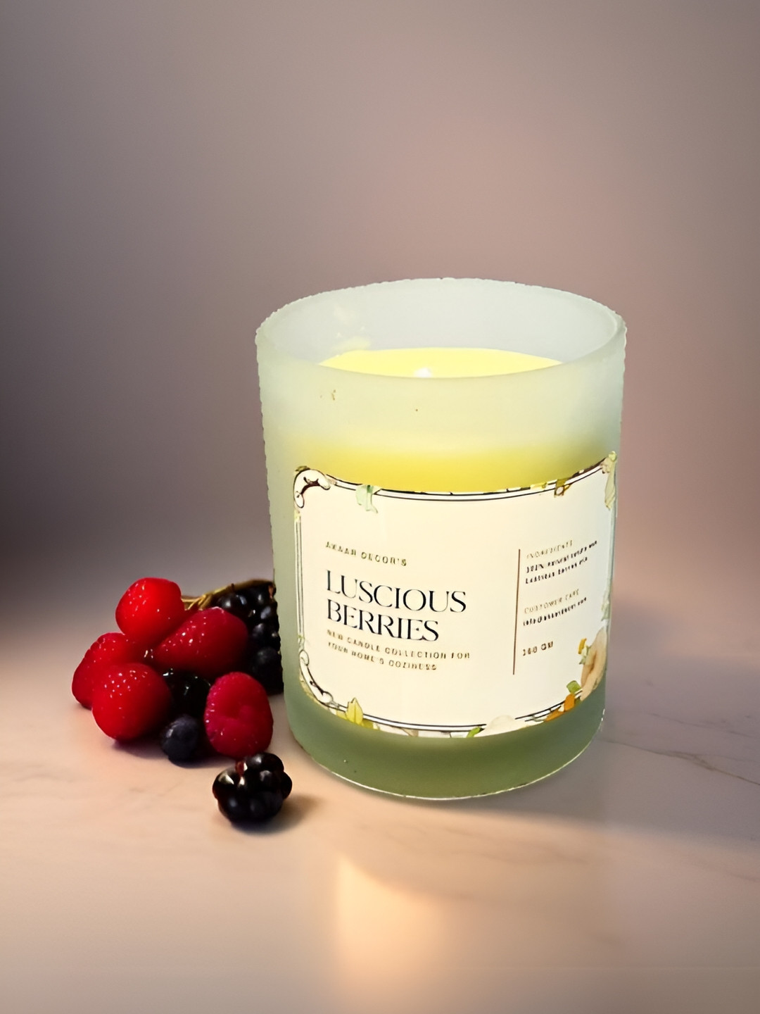 Akaar Scented 1 Wick Luscious Berries Solid Geometric Regular Jar Candles