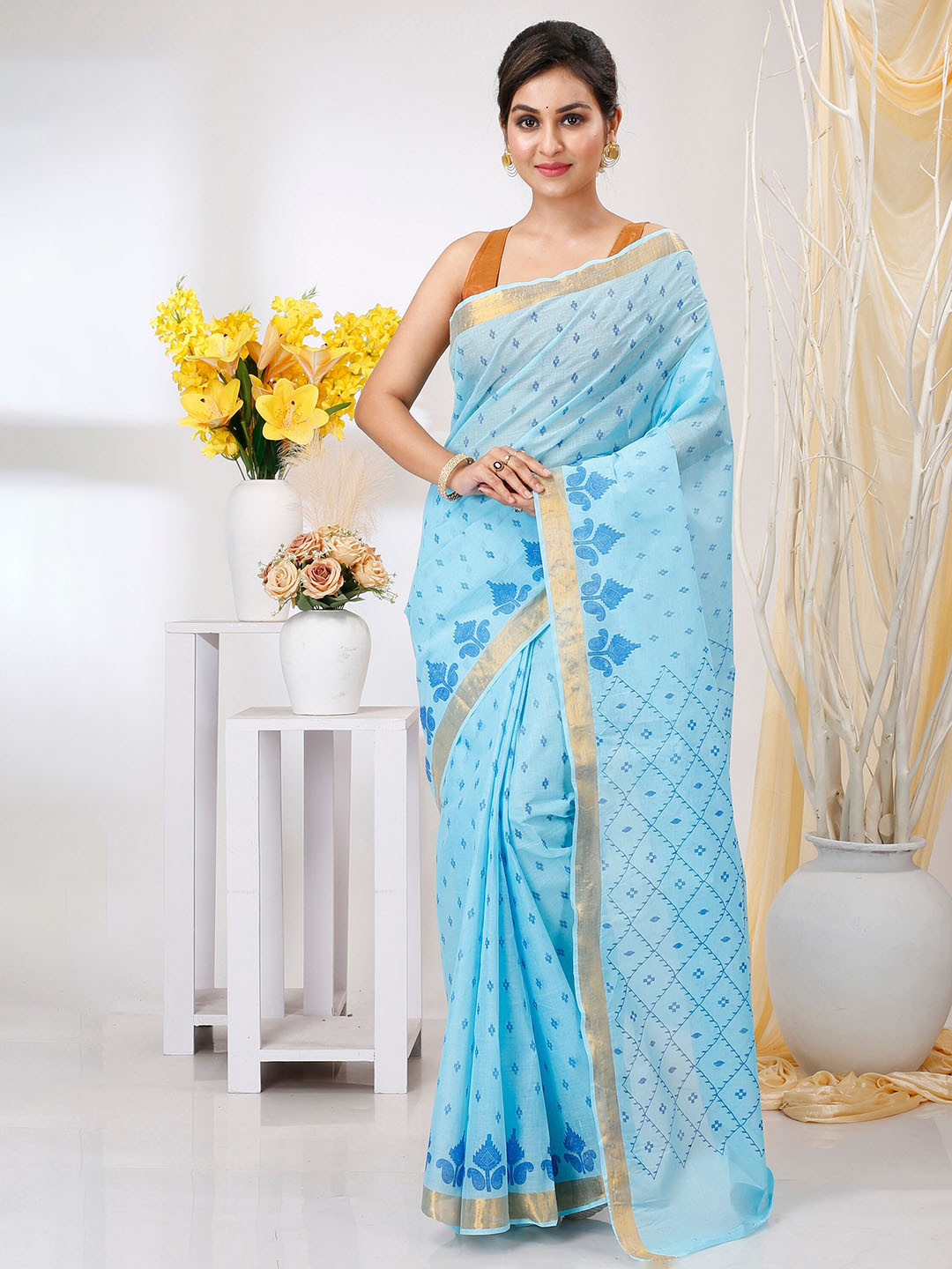 DipDiya Ethnic Motifs Woven Design Pure Cotton Taant Saree