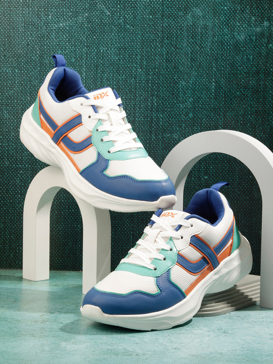 ID Men Colourblocked Comfort Insole Contrast Sole Vegan Leather Sneakers