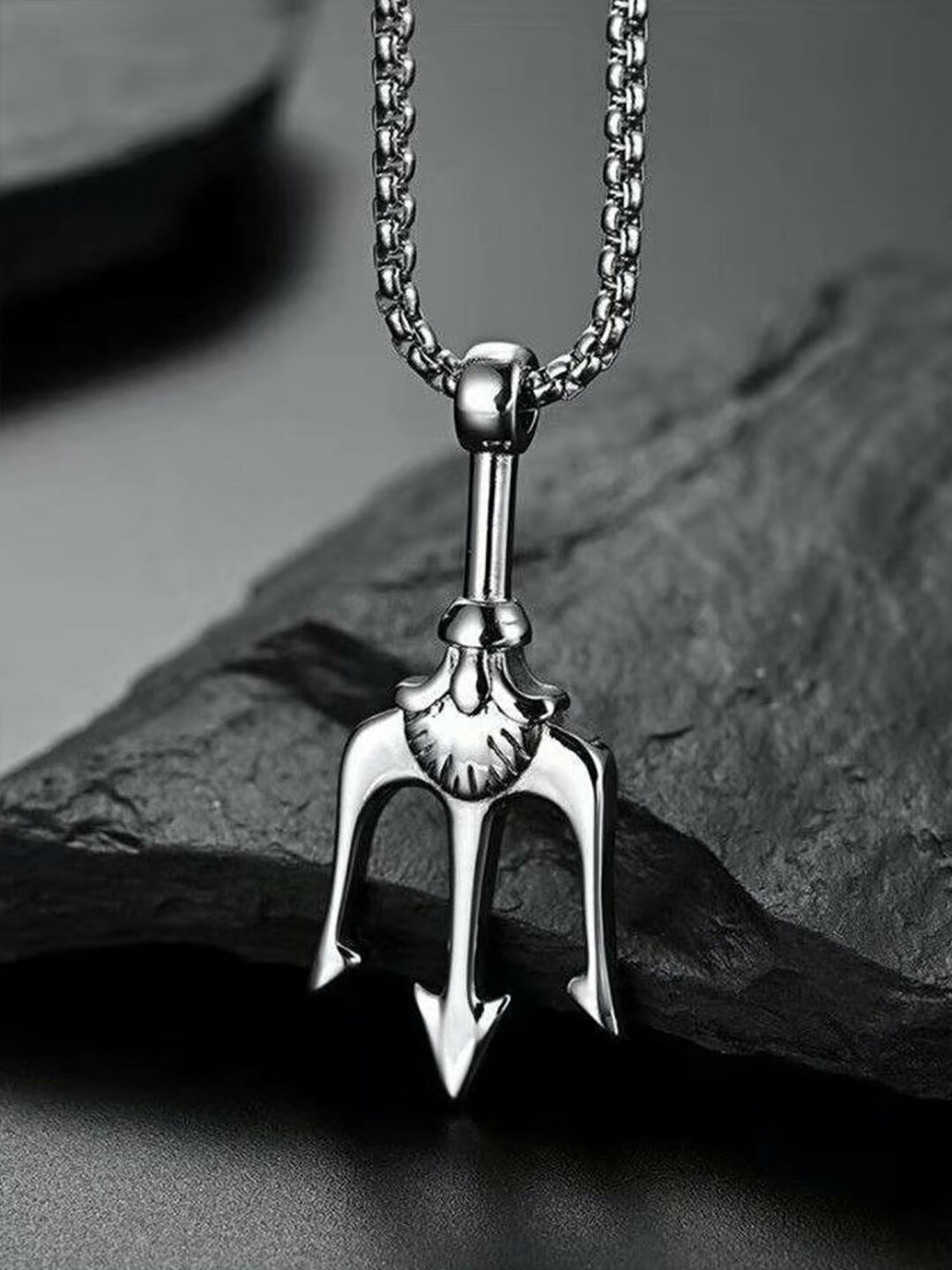 VAGHBHATT Men Silver-Plated Pendants with Chains