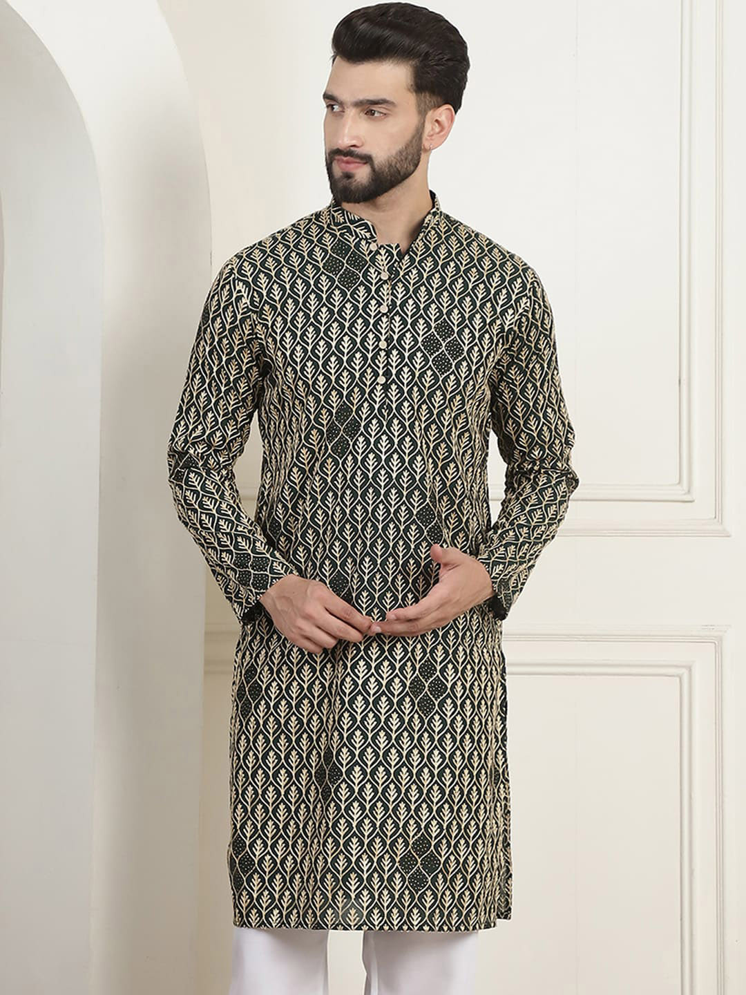 SOJANYA Floral Embroidered Mandarin Collar Pure Cotton Straight Kurta